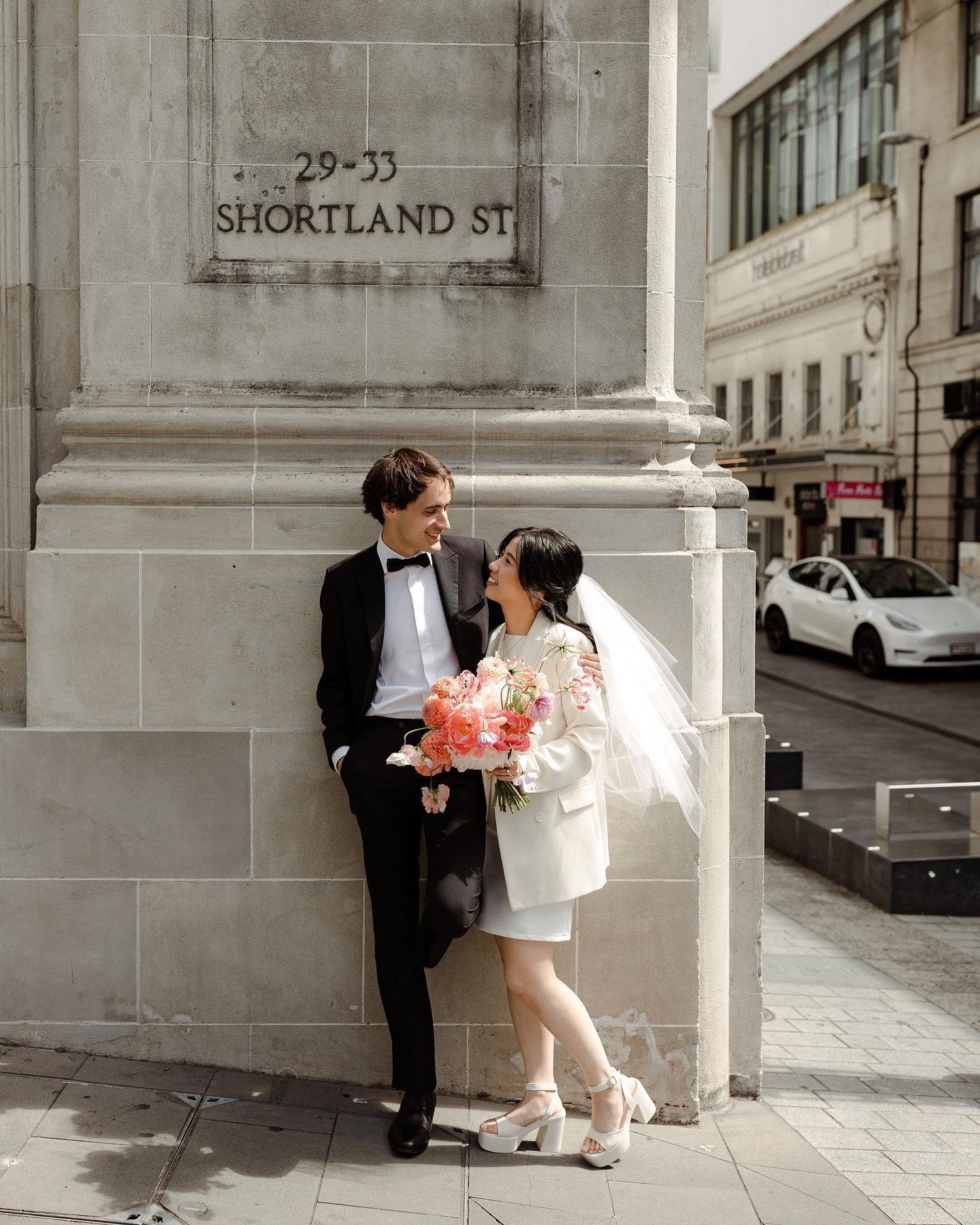 City wedding with Anni and Finn. Elegant. Vogue style.
.
.
@pilkingtons_no41 @isadiafloral @zanda_photography 
#pilkingtons #voguewedding #vogue #citywedding #aucklandcbdwedding #aucklandcitywedding #isadia #aucklanddomain #domainwedding
