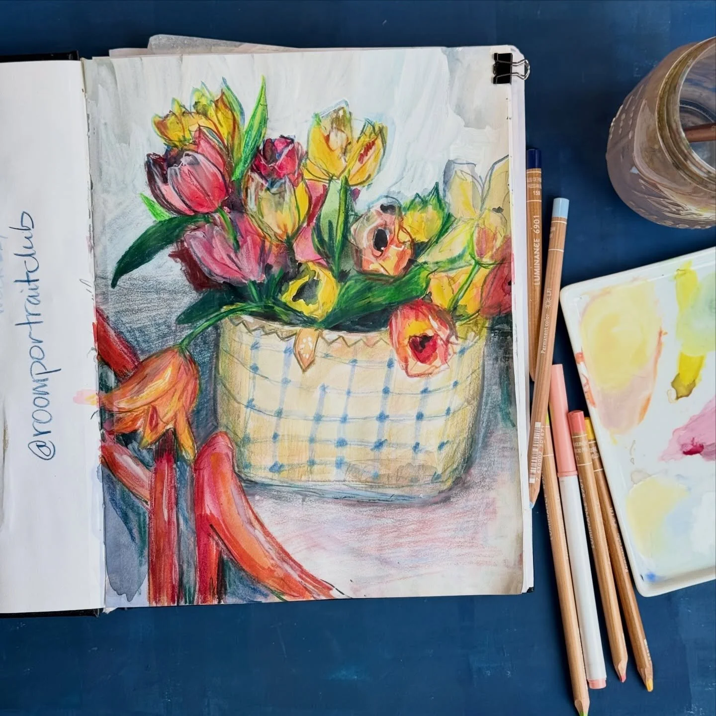 It&rsquo;s my first time joining in this weekly art challenge! @roomportraitclub with reference photo from @sean_anthony_pritchard 
This jumbled bouquet in a basket inspired a looser, messier, bolder style than my usual.  I worked and reworked the fo