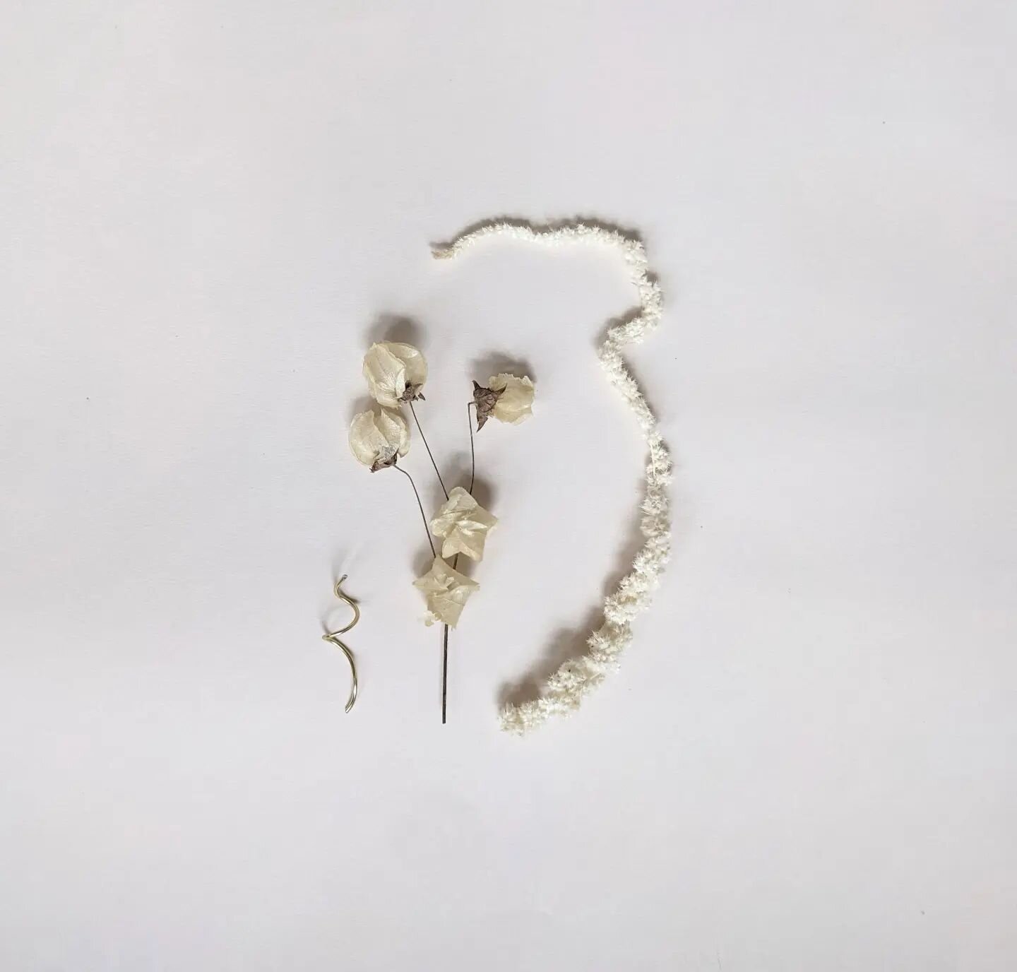 Gold Wire | Bleached Bougainvillea | Bleached Amaranthus