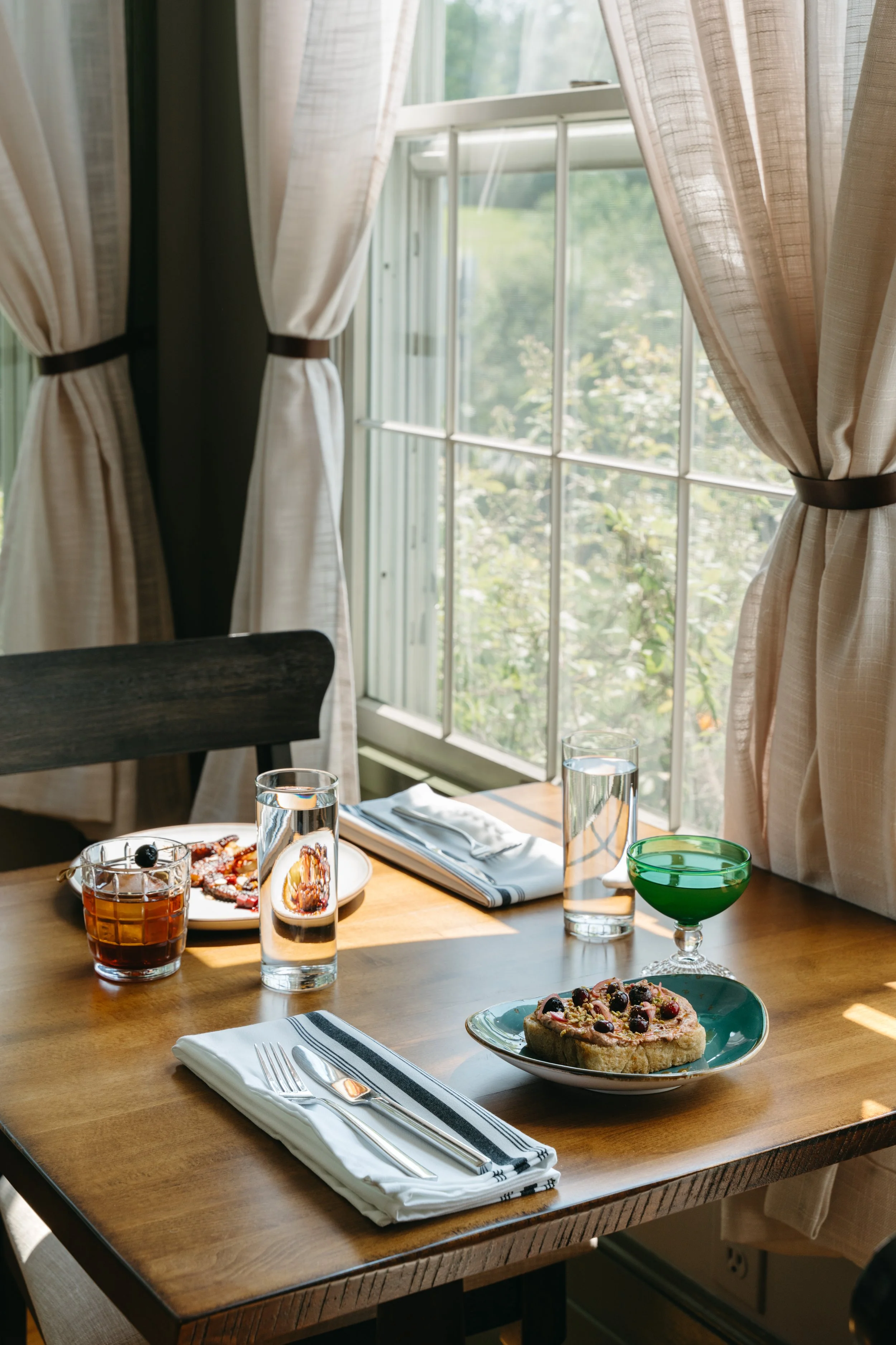 Aster & Rose dining room