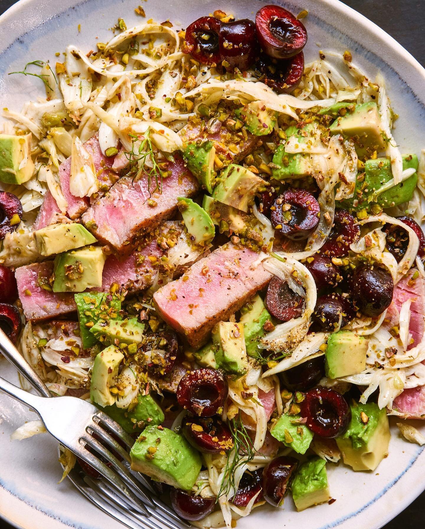 Y&rsquo;ALL. By now a *whole lot of you* have either made my recipes or come to dine at our sweet @catbirdcottage , and you know I would NEVER lead you astray! THIS RECIPE IS BLISS. Kissed-in-the-pan seared tuna, umami-dressed crunchy fennel, avocado