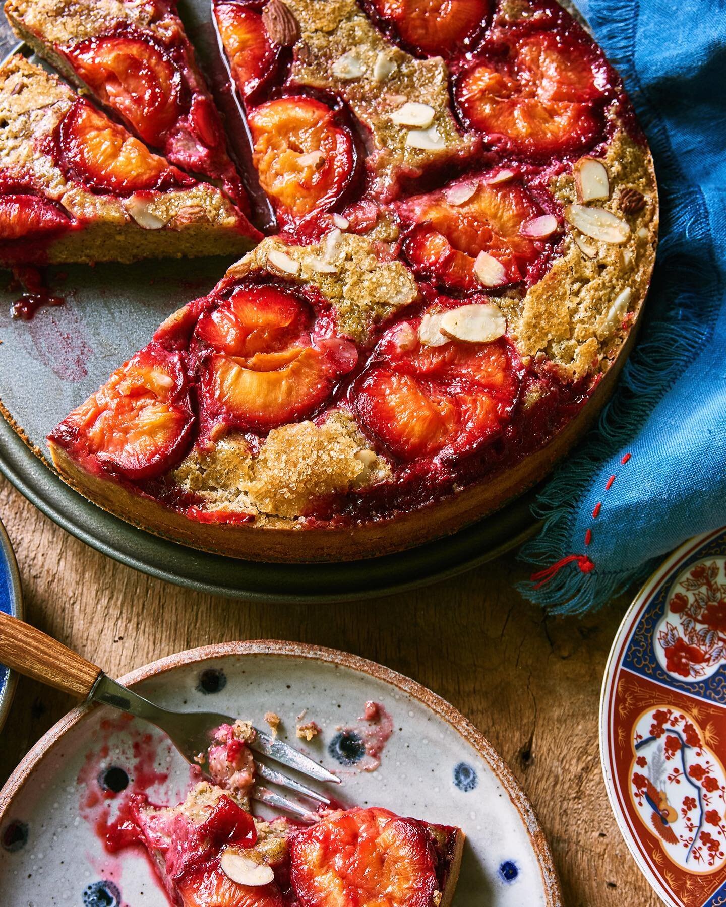 Do you love stone fruit? Are you a fan of cake you can eat any time of day? I mean, aren&rsquo;t we all...? 😂 This amazing cake - double rye (booze+flour) buckwheat plum cake - is part of the summer chapter in my book. If you&rsquo;ve got a copy, it
