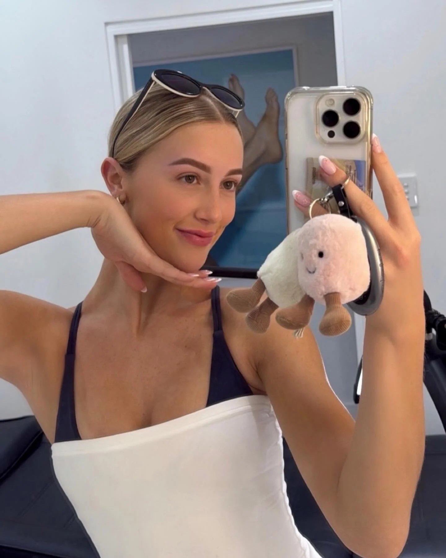 @flexi_faith Before &amp; After DCC 💙✨

Same pretty face&hellip; slightly softer brow look 👀
Are soft brows the new vibe for 2026? (2016 brows are crying right now 😭)