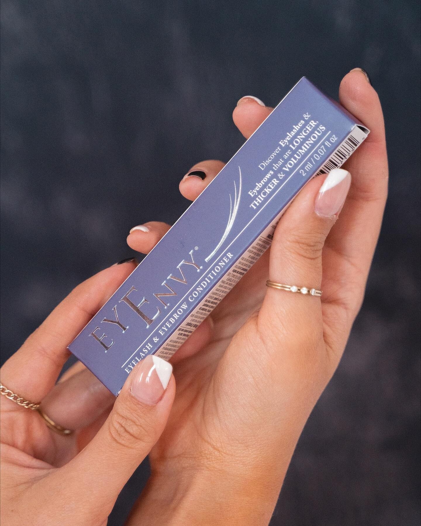 𝐖𝐇𝐀𝐓 𝐈𝐒 𝐄𝐘𝐄𝐍𝐕𝐘?
Canadas #1 lash growth serum: made to lengthen, strengthen and thicken your natural lashes &mdash; giving you the biggest boost and sky high lashes.

This product is one of our top sellers as it can be used on its own, pri