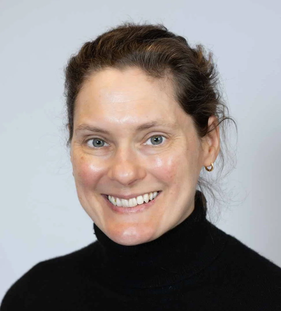 Photo of Professor Katie Robb