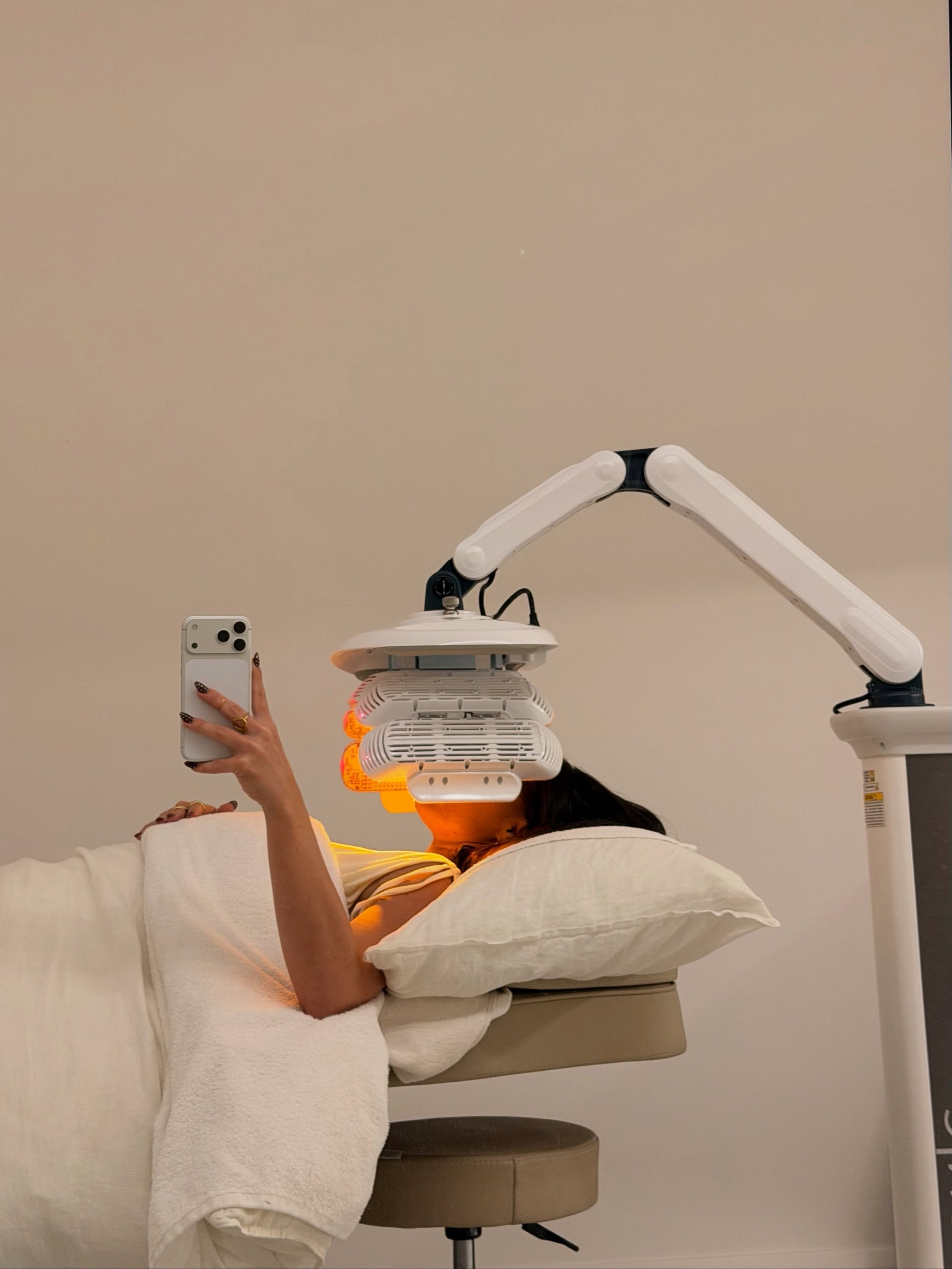 POV: you booked the LED skin treatment 🧖🏽&zwj;♀️

#goldcoastsauna #goldcoastwellness #saltt #skintreatmentsgc #ledtherapy