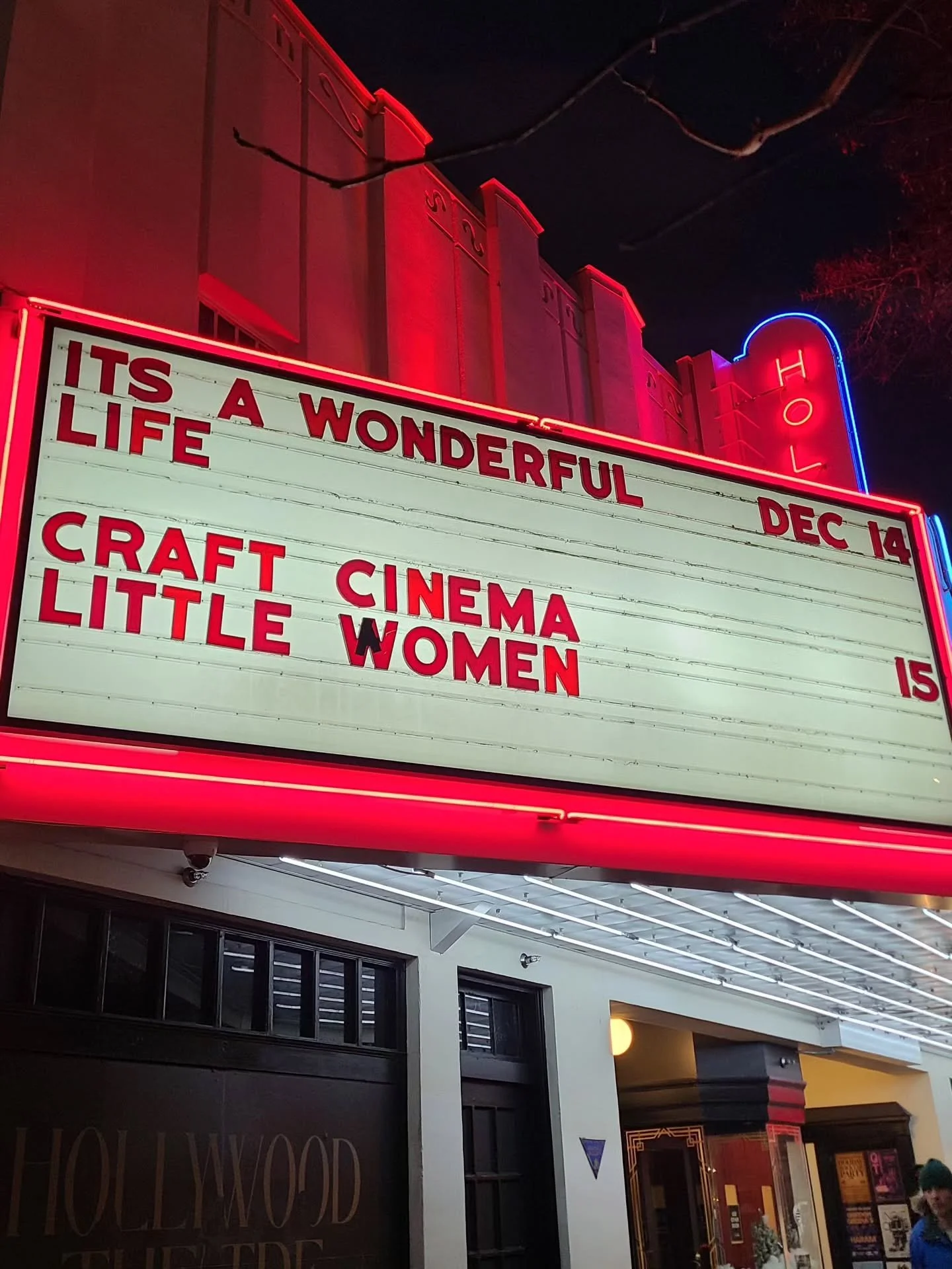 Still dreaming about what a perfect evening the Craft Cinema Club was at the @hollywoodtheatrevan 💌 can't wait to do more fun embroidery events in the new year! 🥰