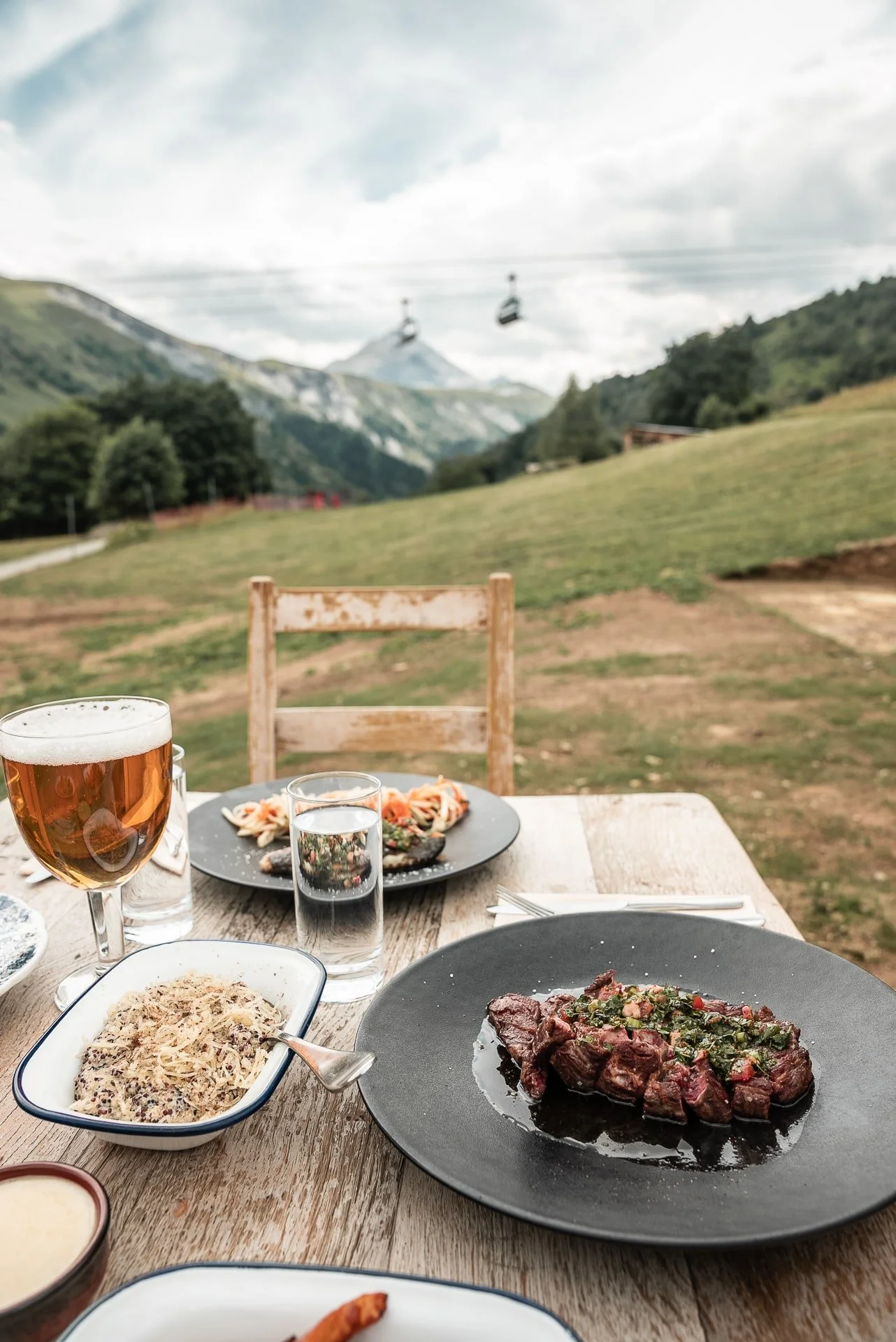 restaurant-terrasse-saintsorlindarves-sybelles.jpg