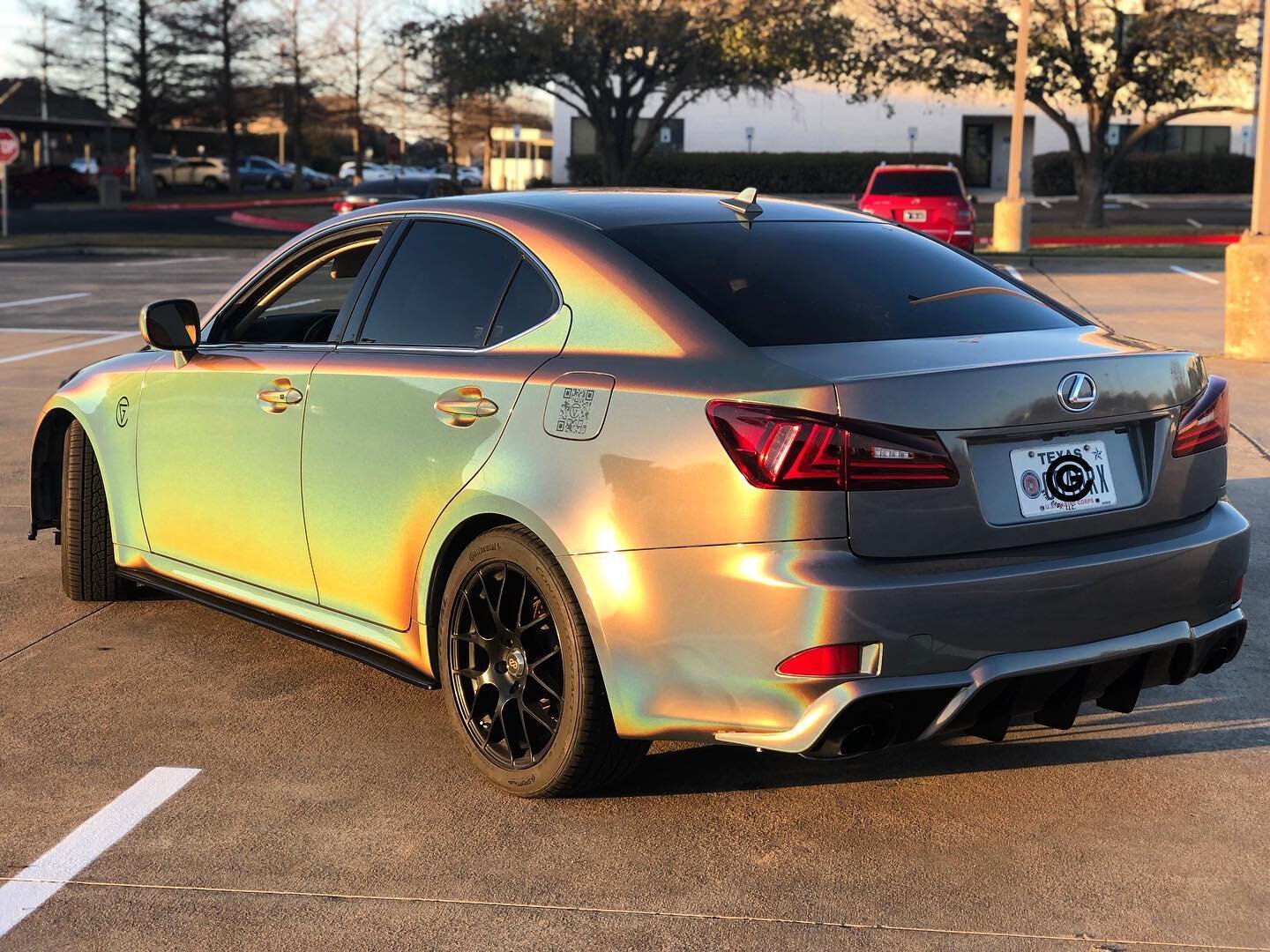 What color is this even⁉️⁉️

#3m #vinylwraps #carwraps #carwrapping #cgwrapbros #wrapbros #cg #vehiclewraps #carwrap #3mpreferredinstaller #lexusis250 #is250 #diffuser #jdm #lexusboys #lexusboyz #pyscadelic #colorchange #colorflip #chameleonwrap #2is