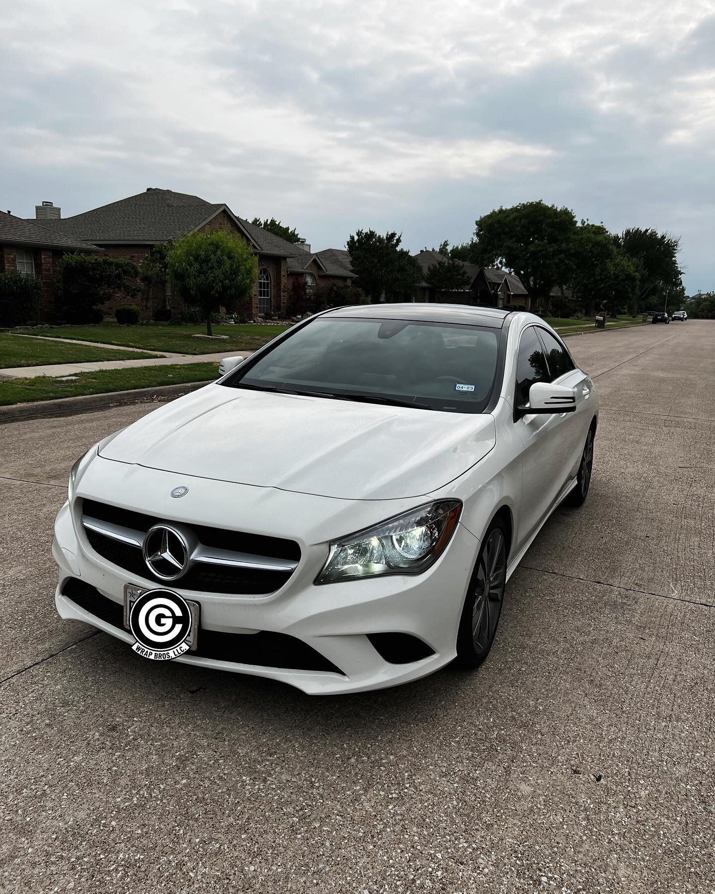Roof Wrap Gloss Black on a Mercedes CLA 250.