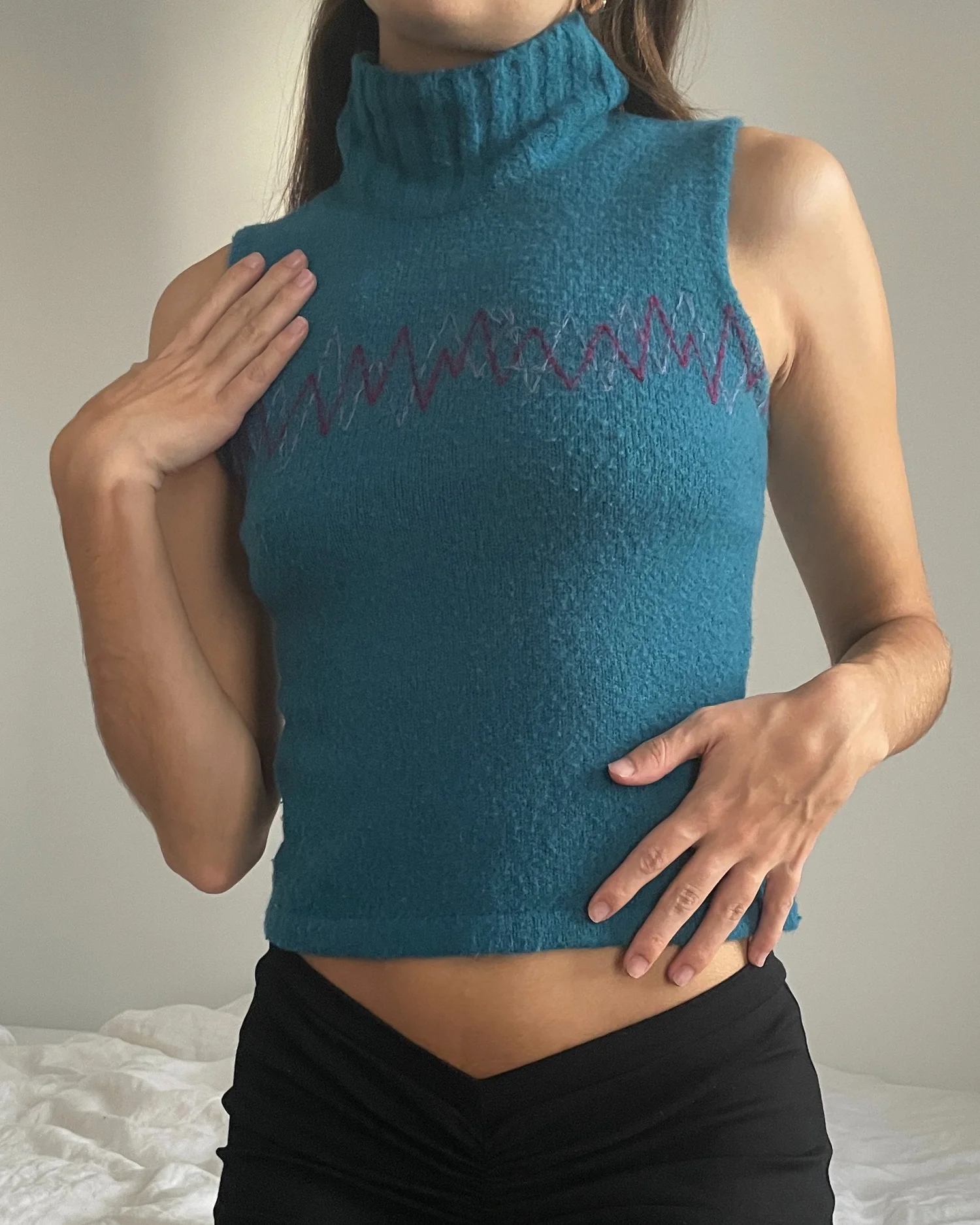 ★美品 VERSACE JEANS COUTURE タートルネックセーター XS 中古・古着通販】VERSACE JEANS COUTURE (ヴェルサーチ ジーンズ