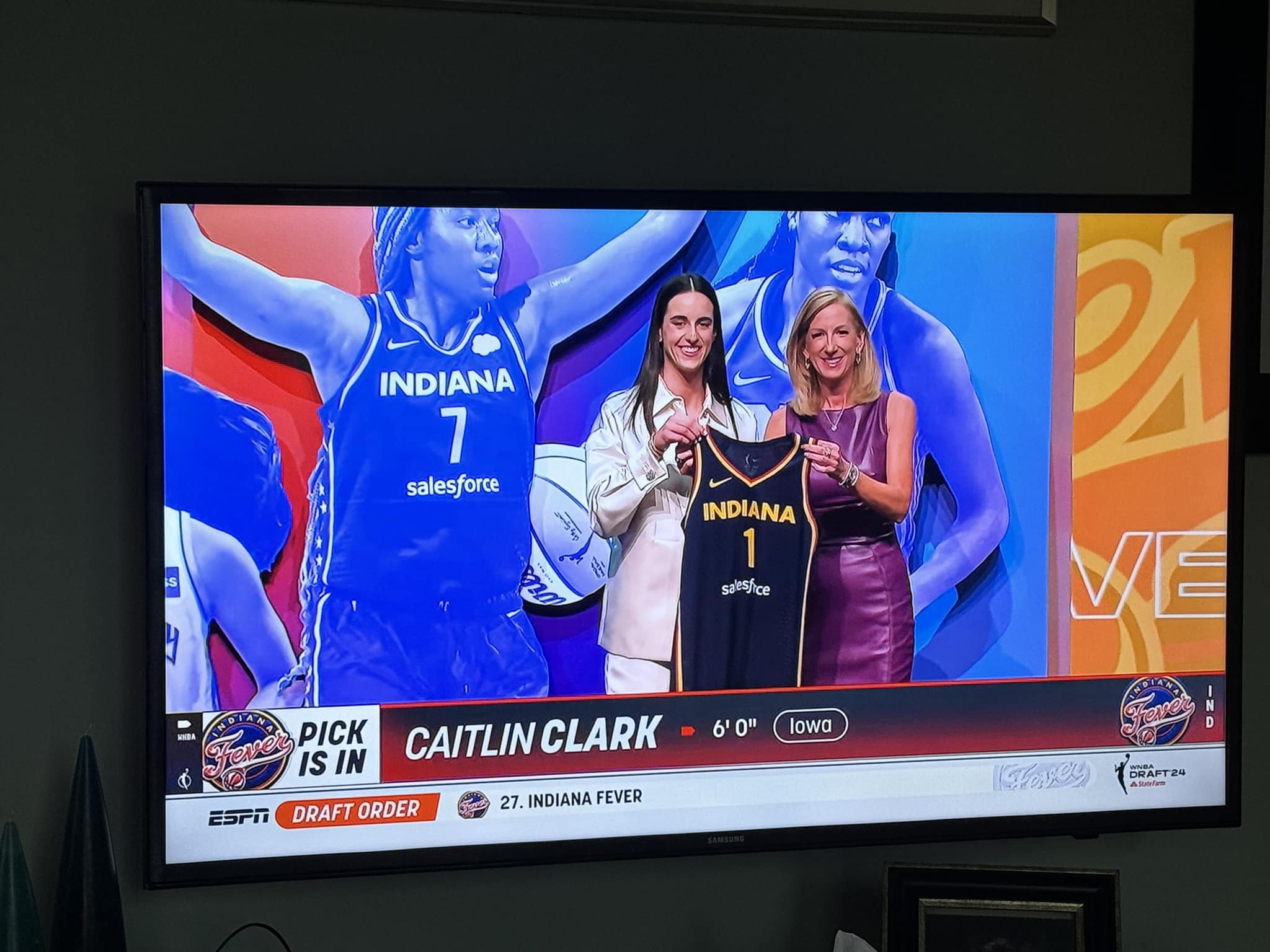 OMG. Soooo excited to see you with Indiana Fever! 🙌 #caitlinclark you definitely earned it. #feverticketholder!