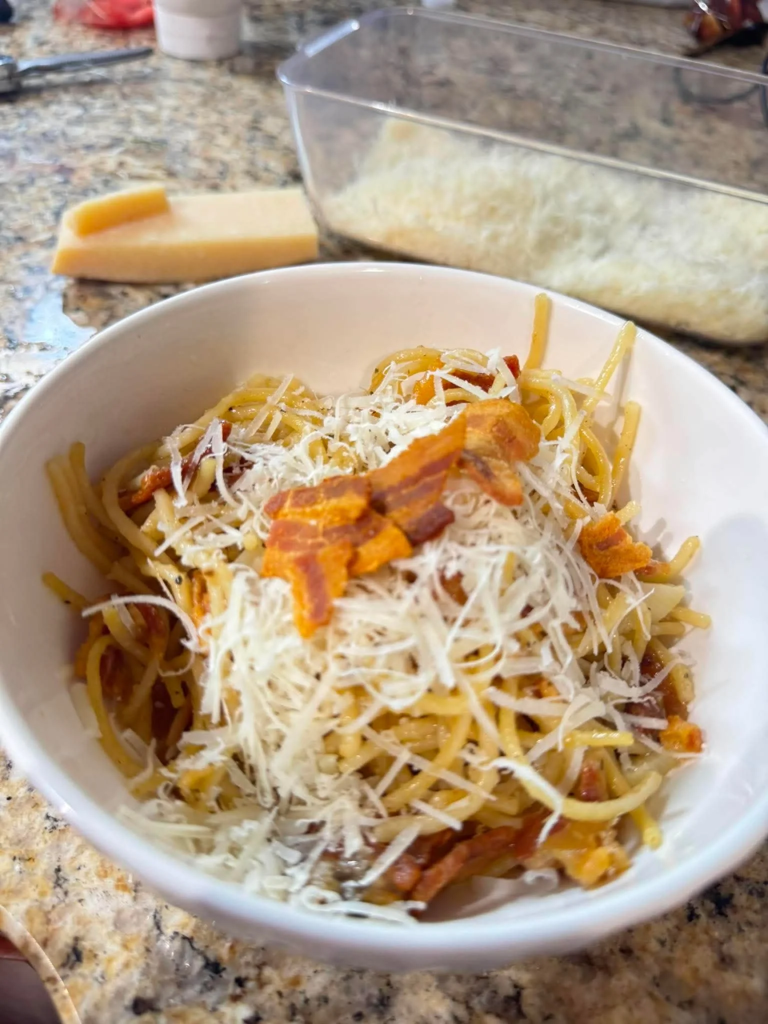Garlic Butter Bacon Spaghetti