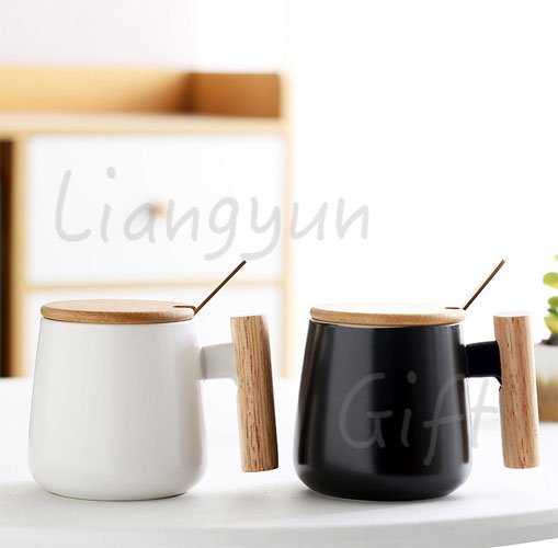 LYN-31 牛奶木柄馬克杯-1 .jpg