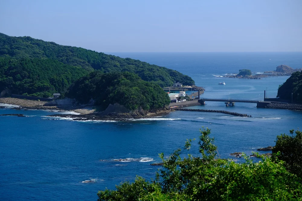 takegashima-island-wide-angle-view-with-bridge.JPG