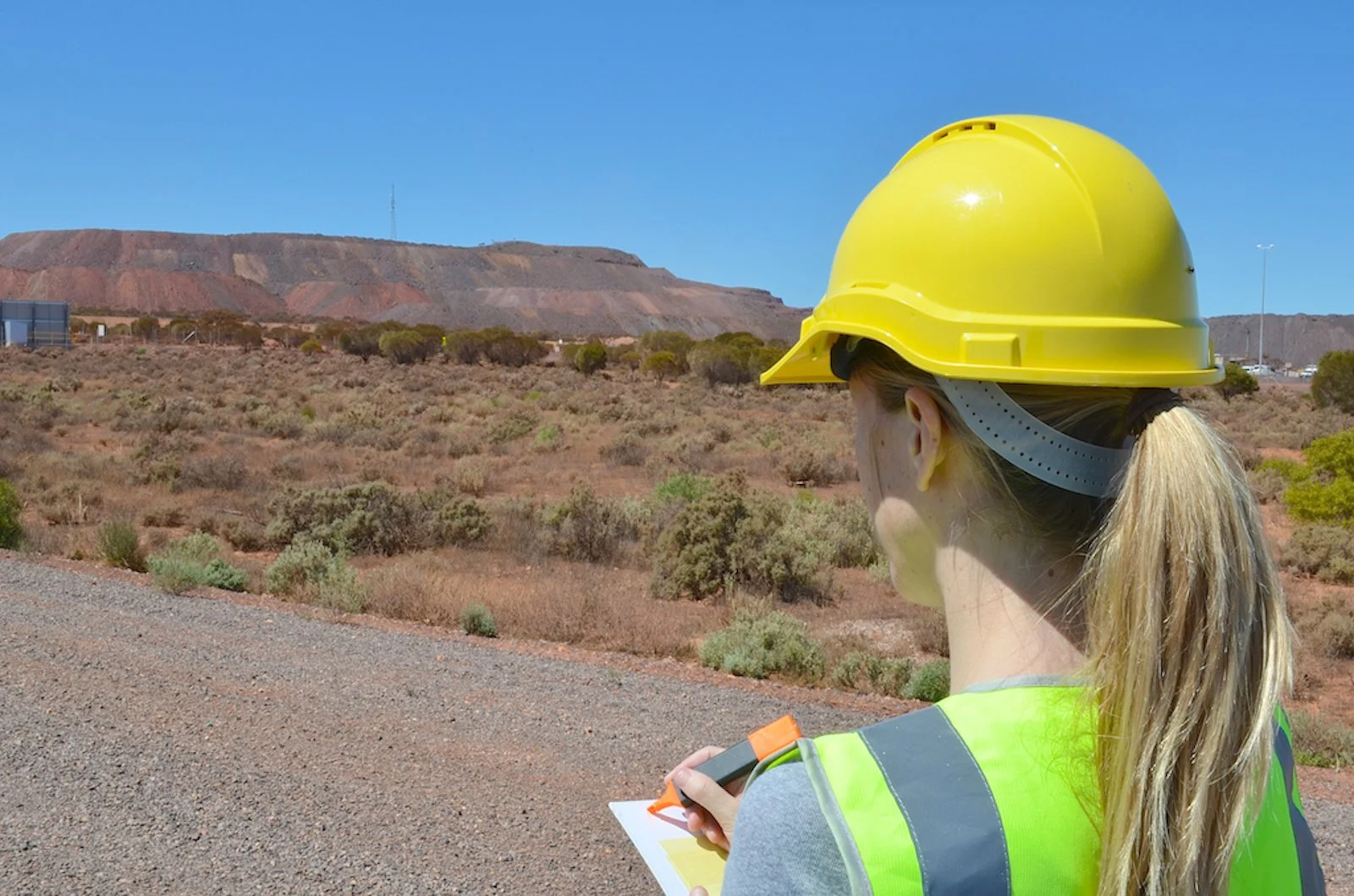 Australia’s natural resources are remarkable, but rarely are sites easy to get to. Whether it’s into the vast desert, or maintaining remote infrastructure, we’ll provide your team ‘best proximity’ to site - however remote.