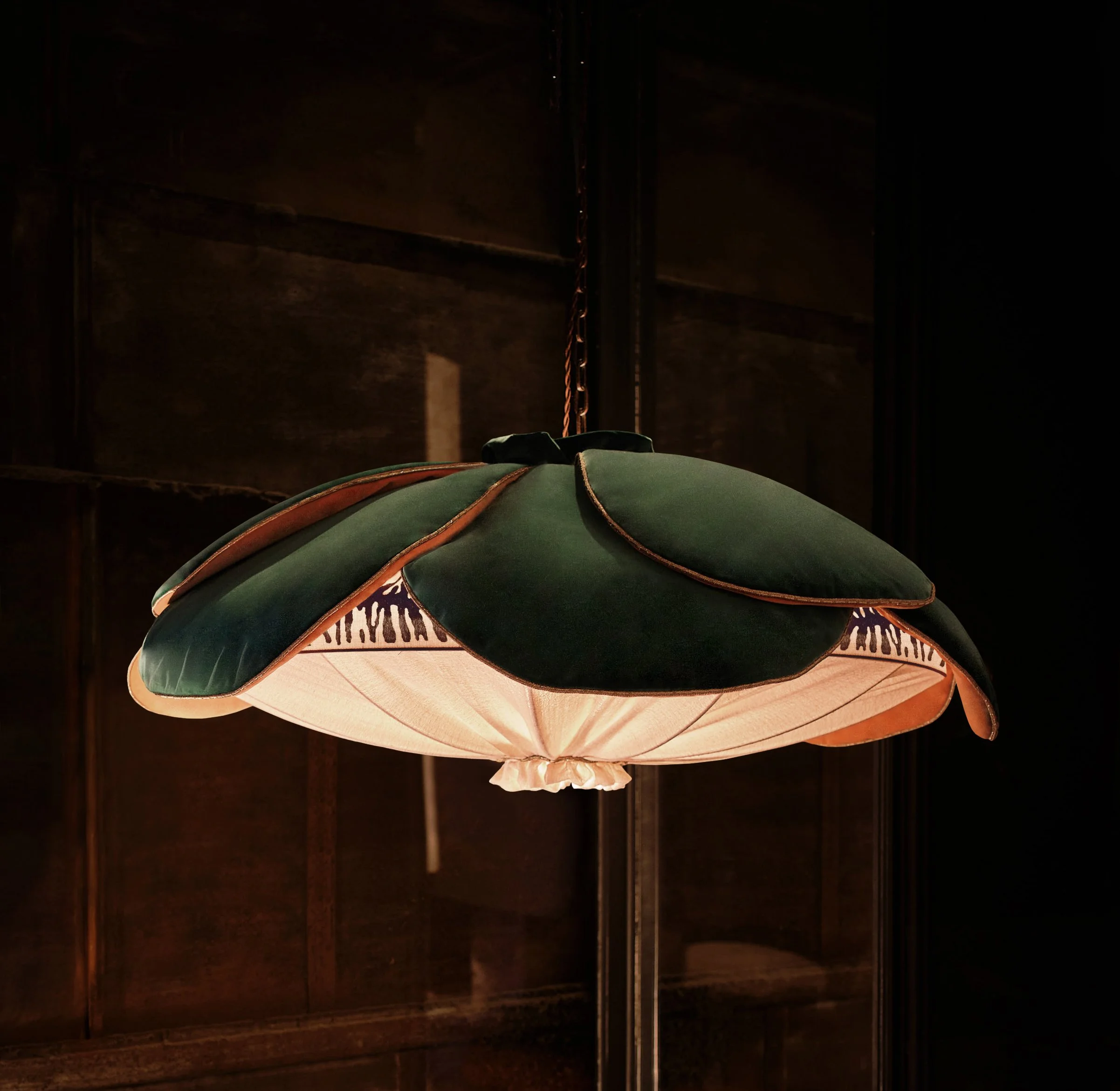 Velonna Lamp - Signed by Nathalie Ryan_01A.jpg