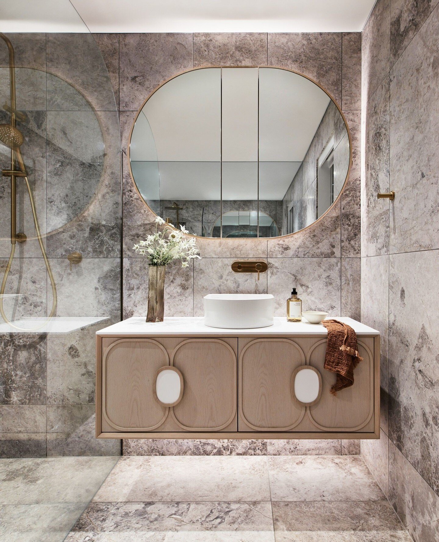 Step into the Herbert bathroom, where innovation meets elegance, and witness the transformative power of LED lighting! 💡 In this remarkable project, we've cleverly utilised LED lighting to not only illuminate the space but also to set the mood, crea