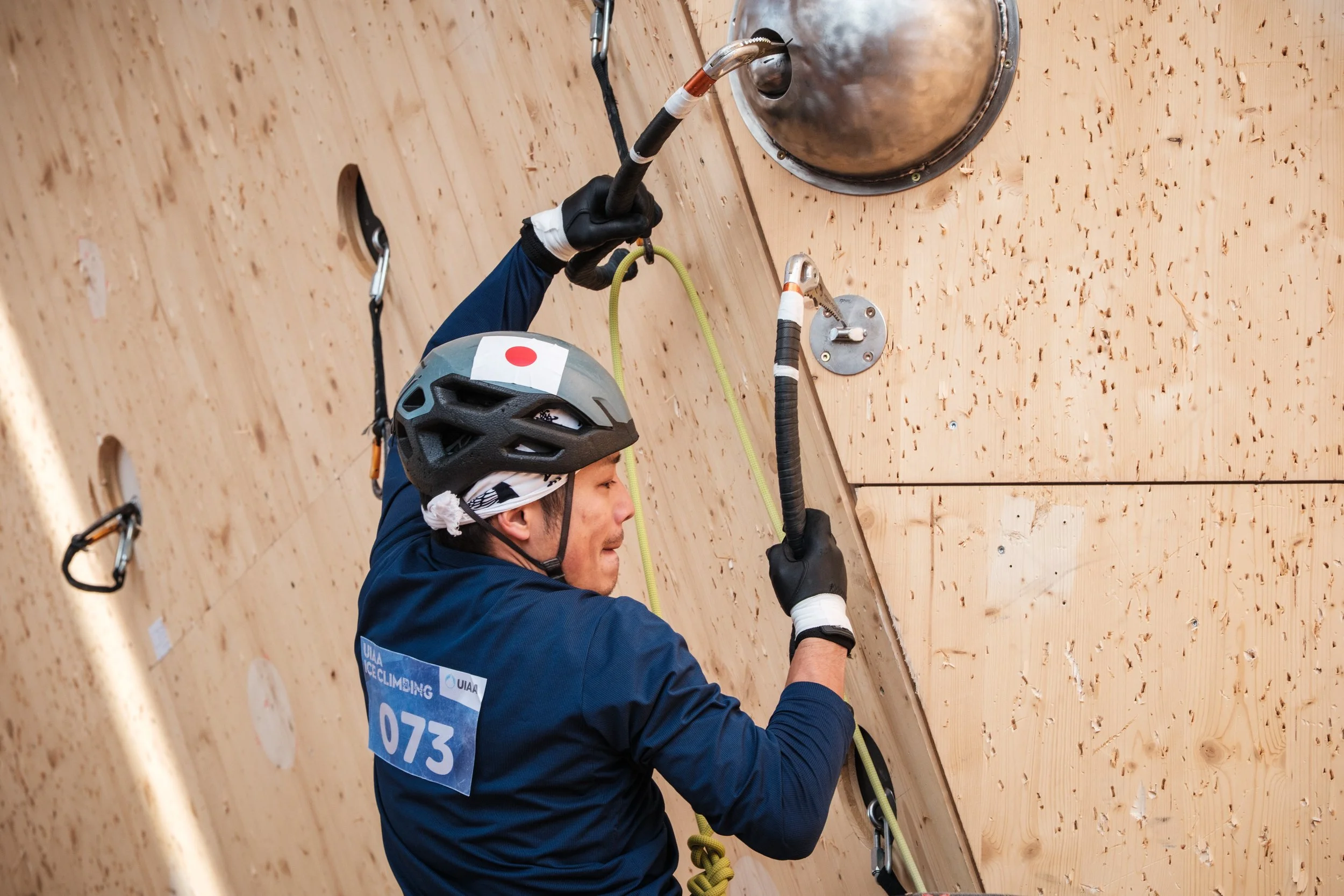 20251122IceClimbingContCupUIAA—obloc-mahlersilvanfotografiert-liveitch-59.jpg