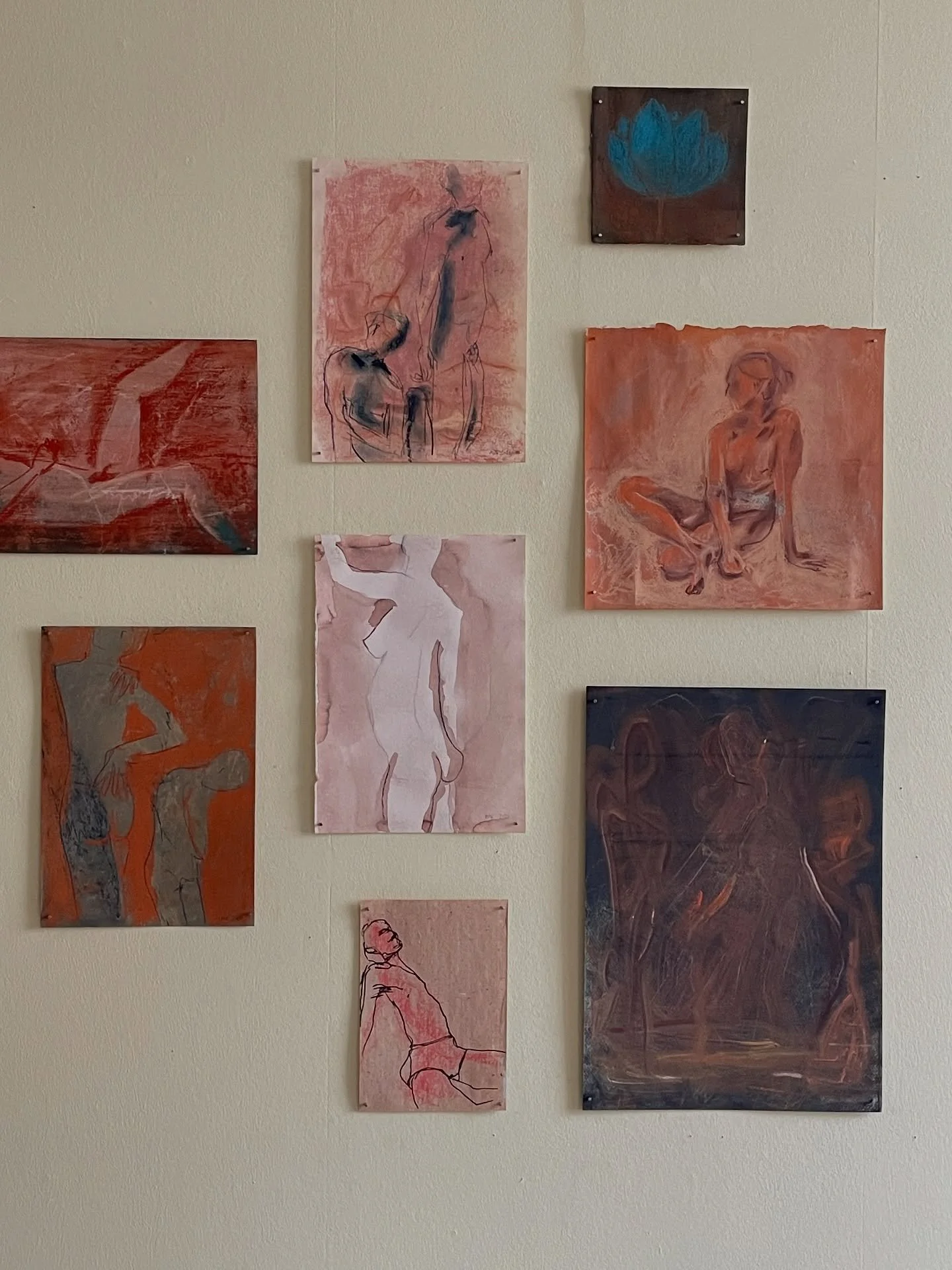 Vihdoin riitt&auml;v&auml;sti luonnonvaloa, ett&auml; sain otettua muutaman kuvan mun teoskollaasista BOMin galleriatilassa. 

Jos joululahjat on jo mieless&auml;, niin merkkaathan kalenteriin:

BOM Xmas Market
la-su 29.&ndash;30.11. klo 10&ndash;16
