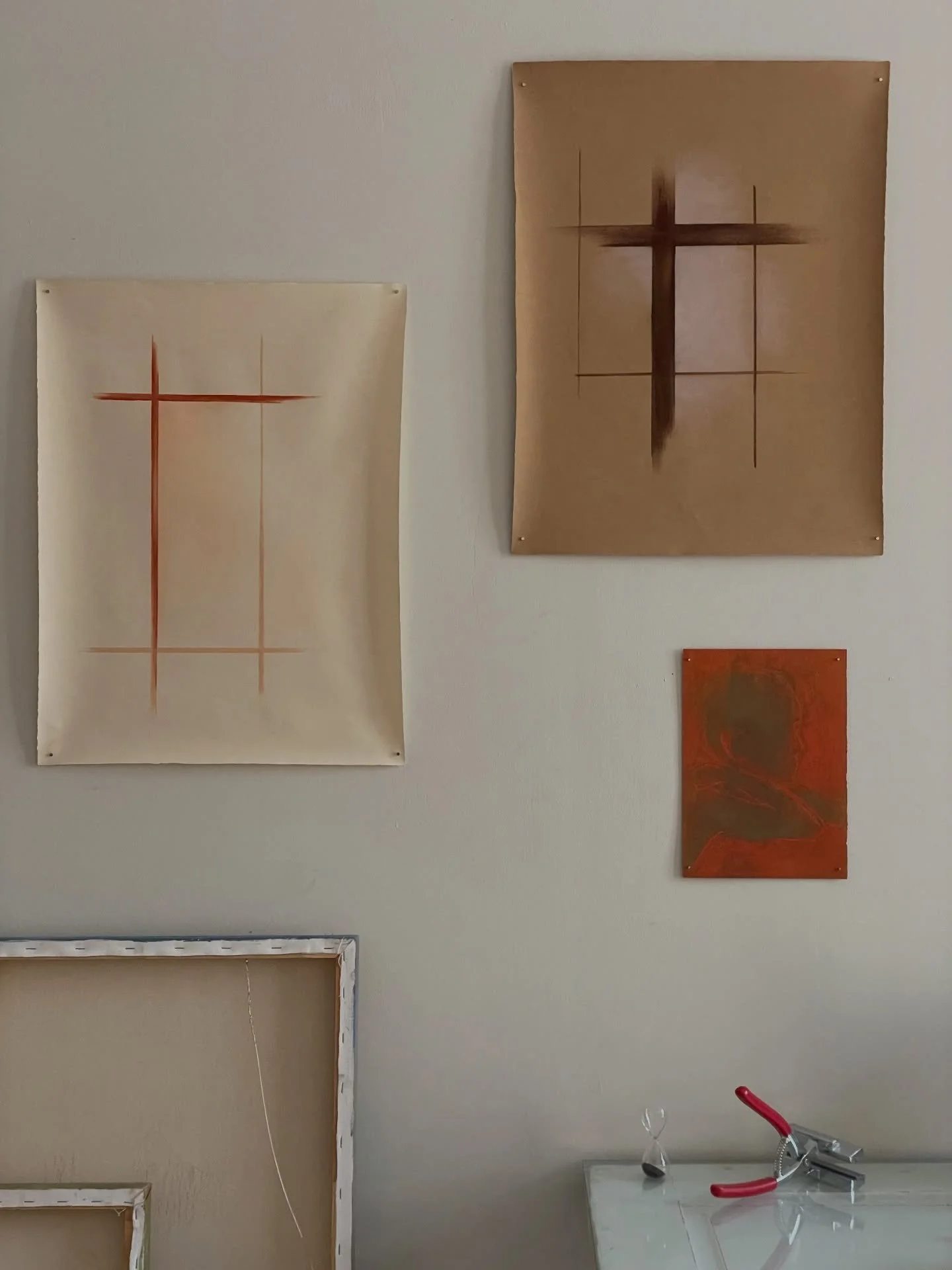 Lis&auml;&auml; ikkunoita tuonpuoleiseen. Ulottuvuuksiin, joita en ymm&auml;rr&auml;. Mutta jokin siell&auml; vet&auml;&auml; puoleensa ja sit&auml; tutkin juuri nyt.