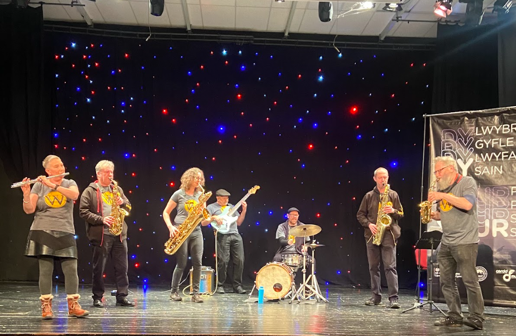 BIG love for little gigs!