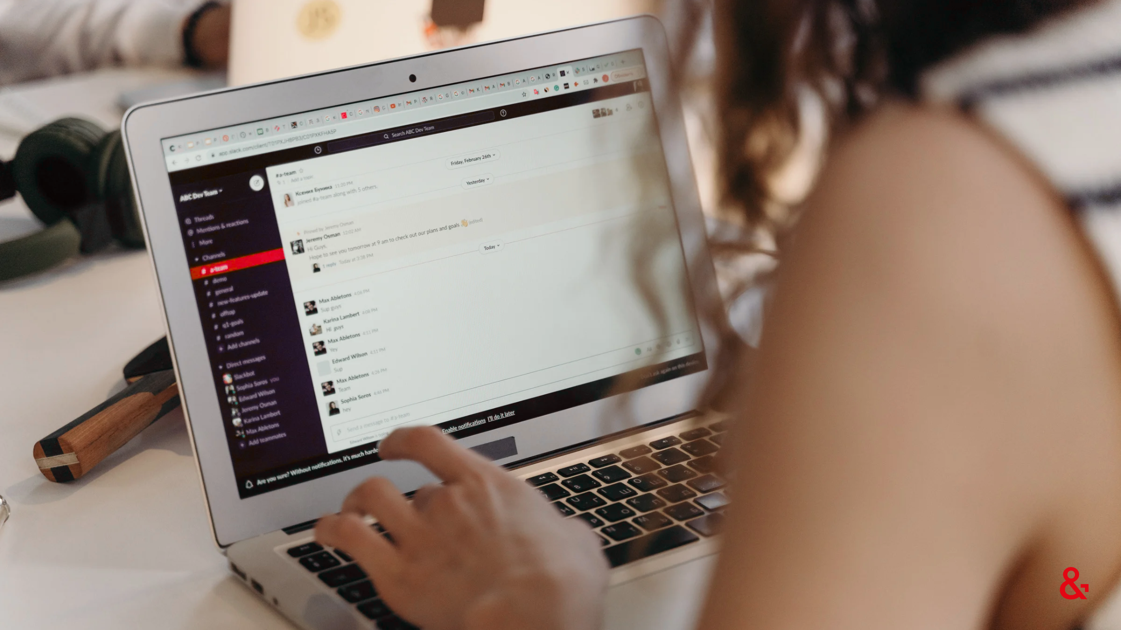 How to Stay on Top of Your Emails and Inbox as a Busy Business Owner