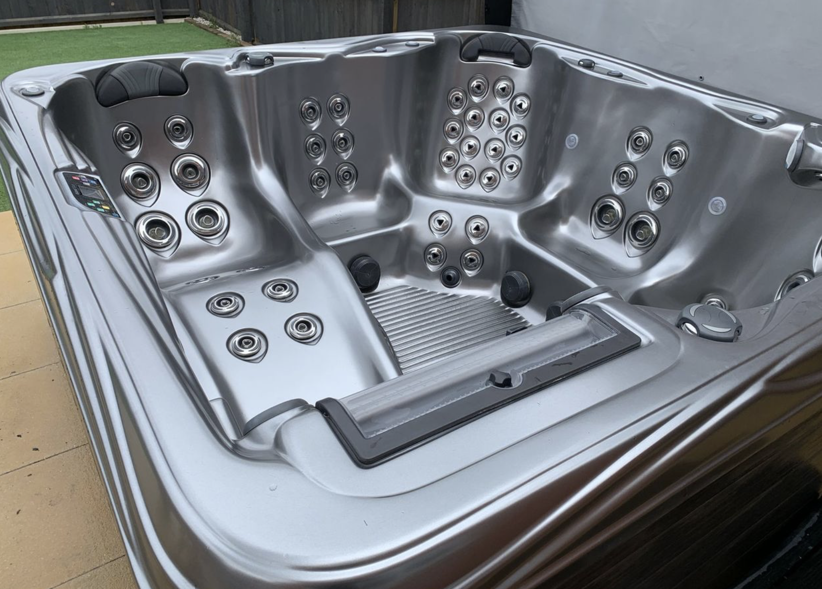 Service hot tub deep clean Oxfordshire