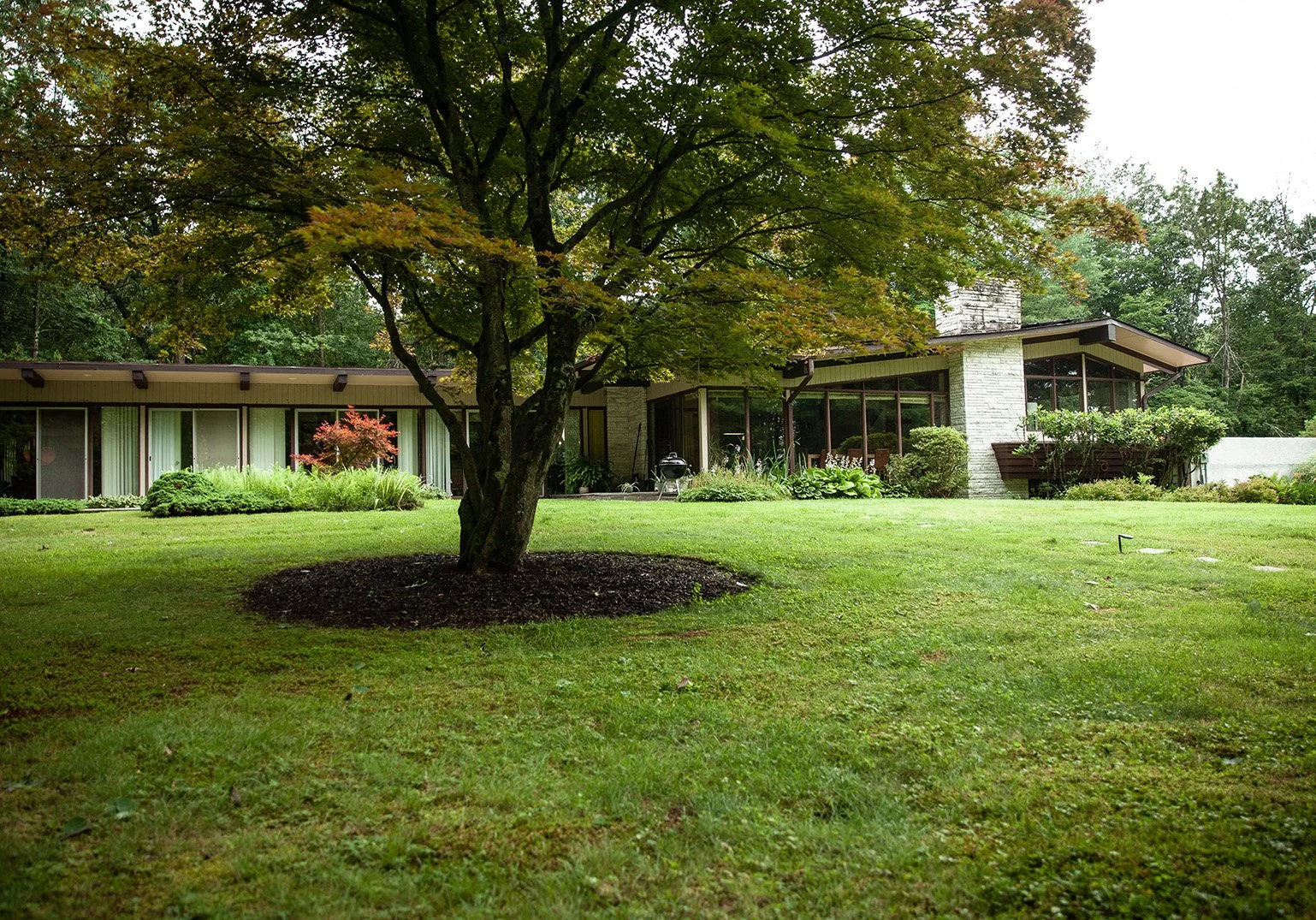 FrontofHouse_3009DPI_sm 2.jpg