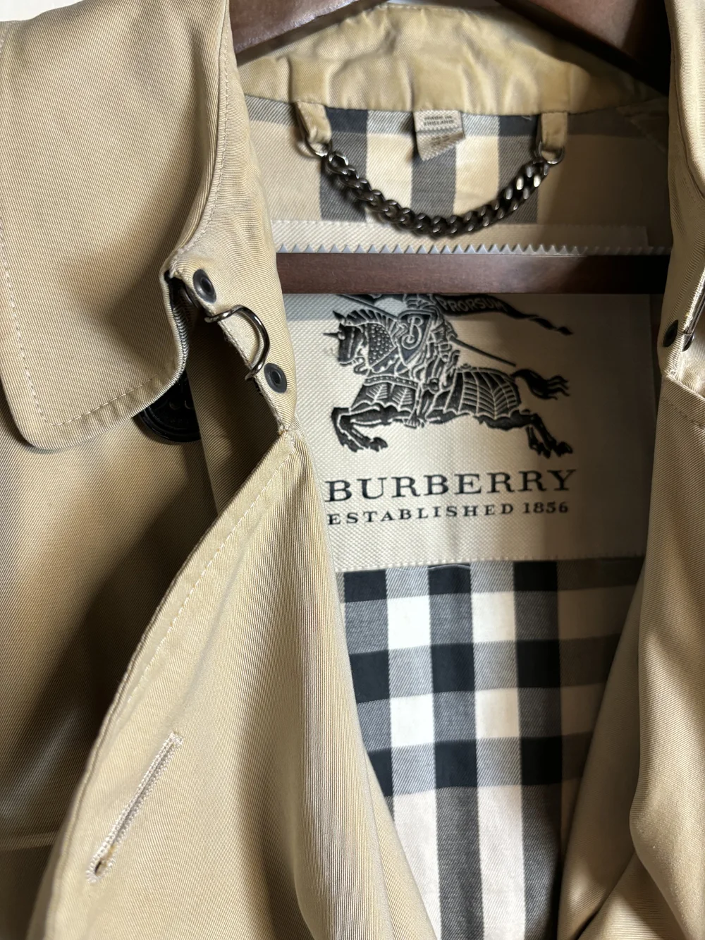 burberry trench coat inside