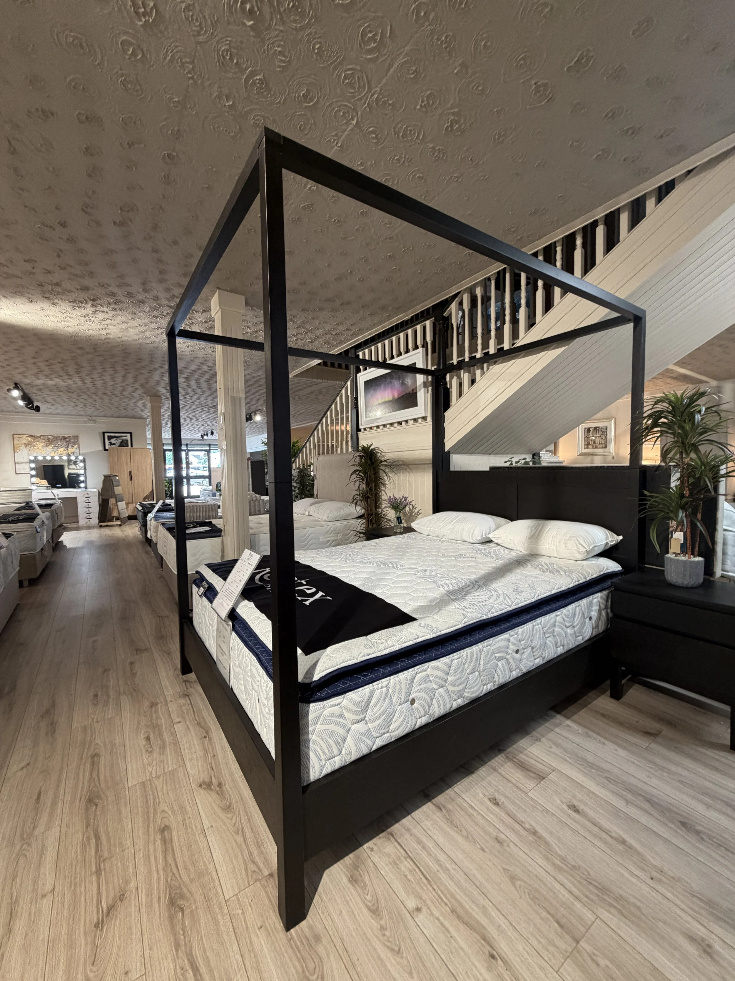 4 Pillar Bed (1).JPG
