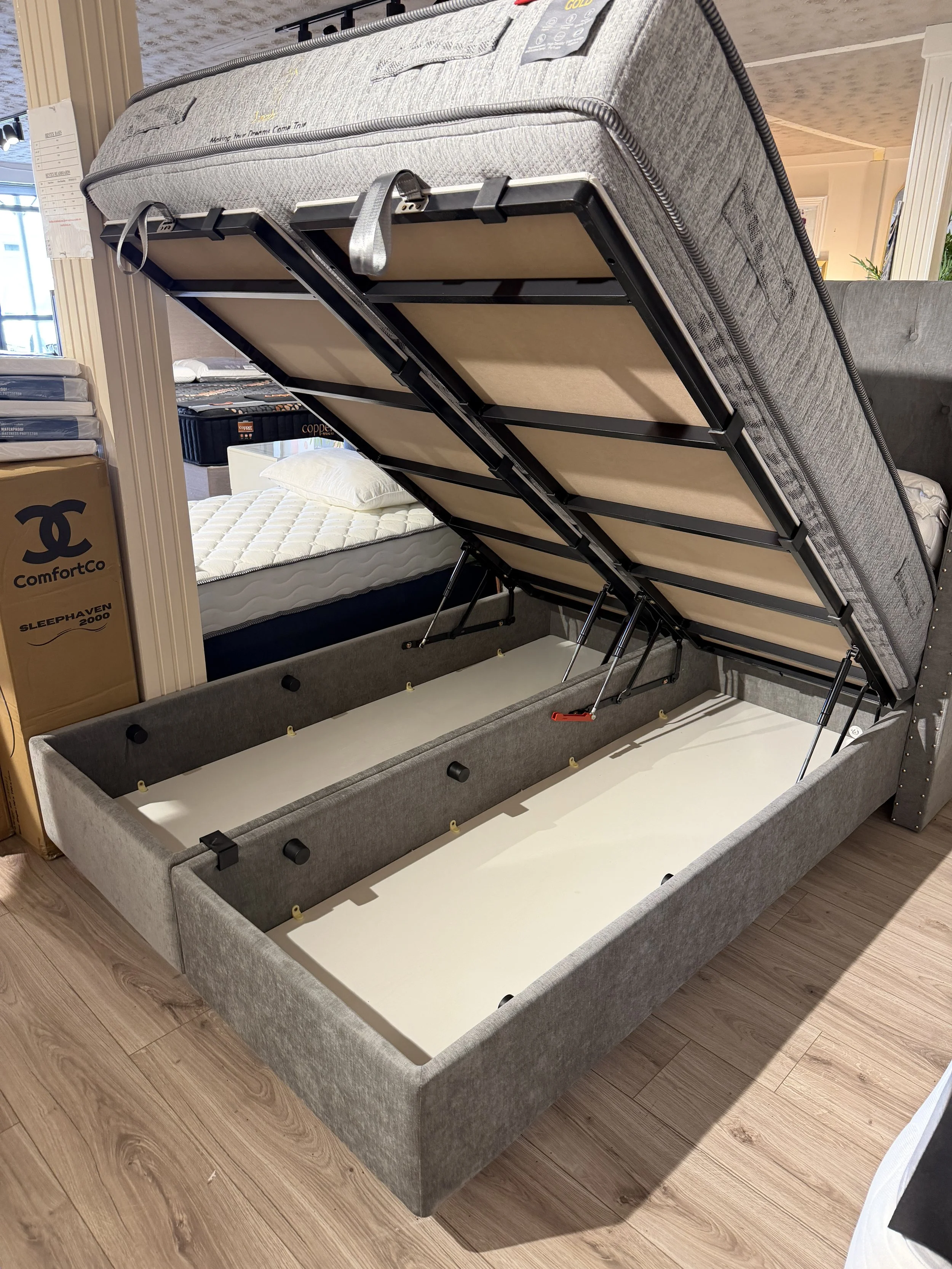 Lee stoage bed.JPG