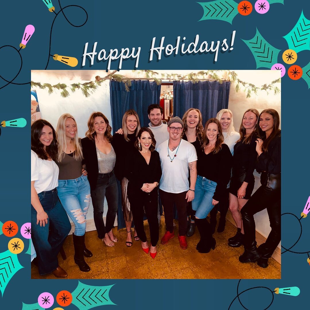 Happy Holidays to all of our phenomenal clients from your @coastalcore #fitfam!💙💪