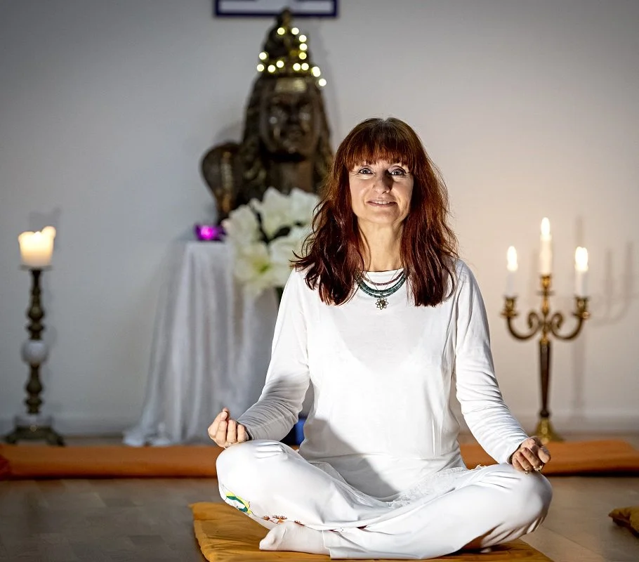 Georgiana Danet - Yogalärare på NATHA yoga center Karlskrona
