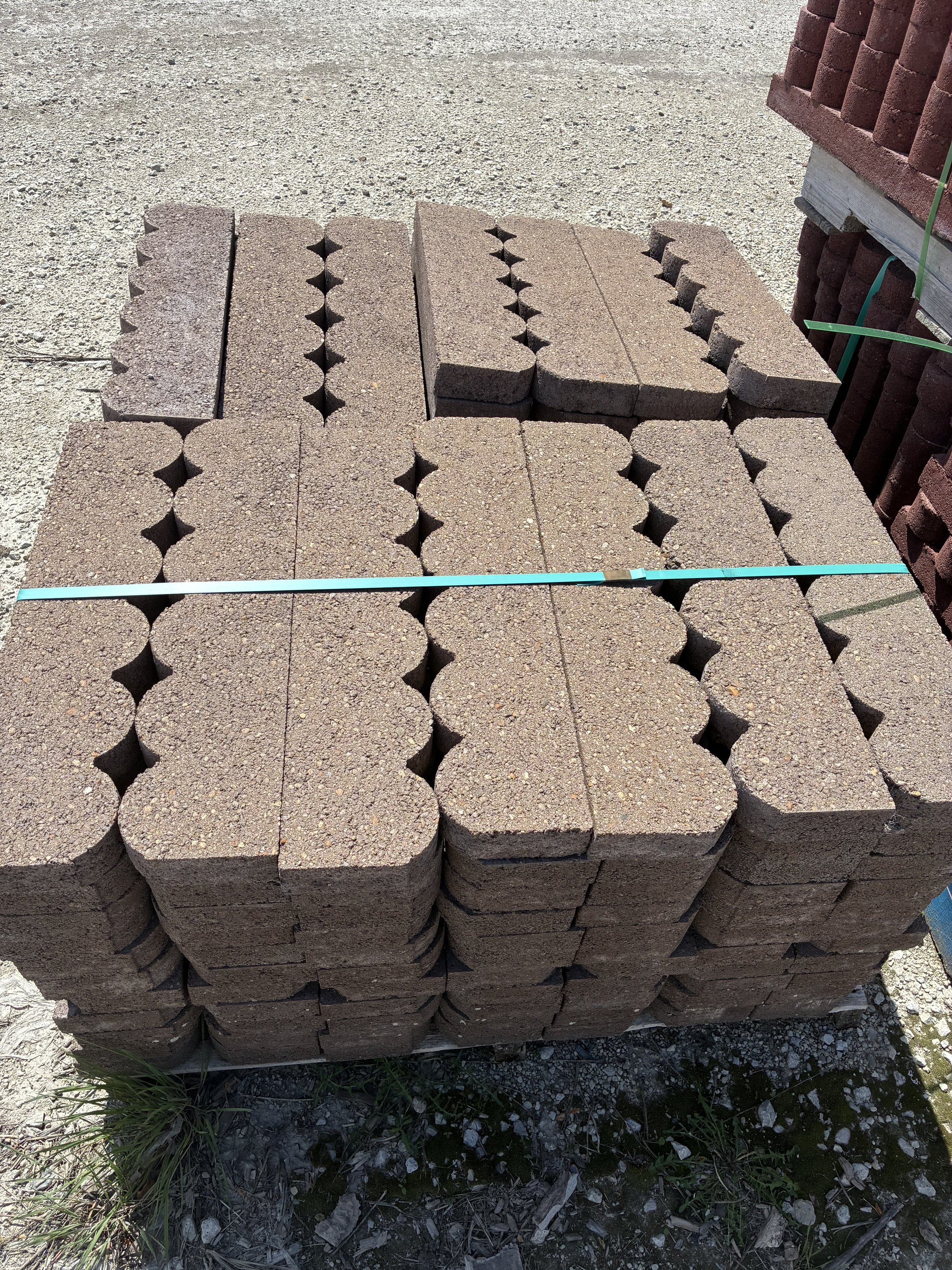 Scalloped Brown Edger
