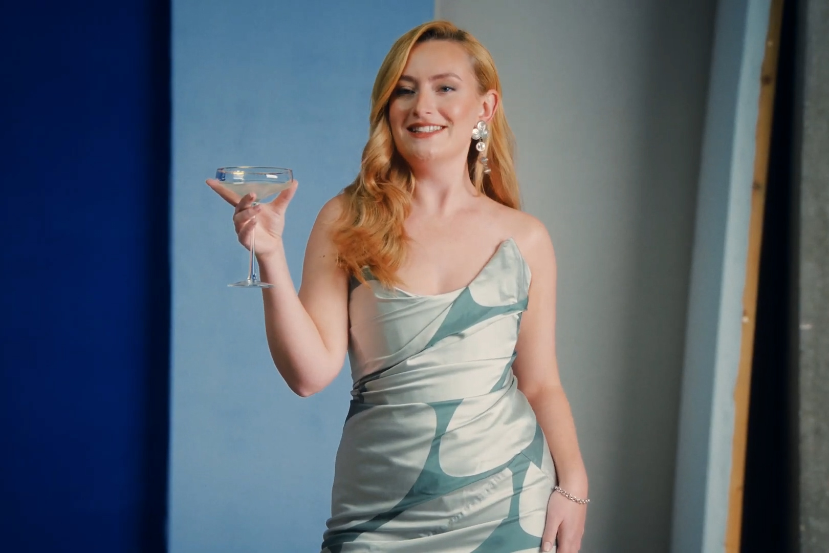 eBay - Amelia Dimoldenberg: The Audition