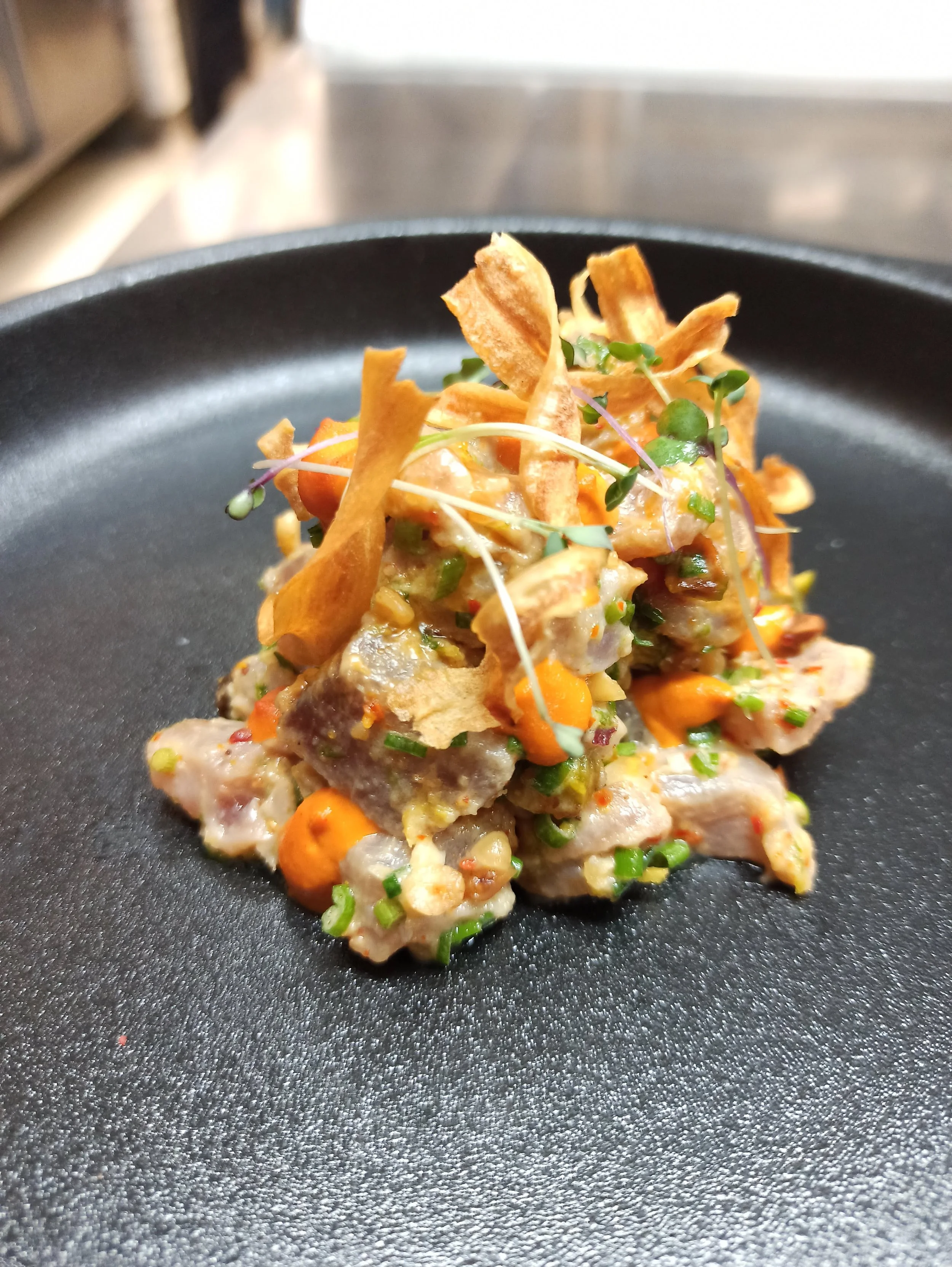 Norwegian tuna tartar/ Salsify/ Bottarga 