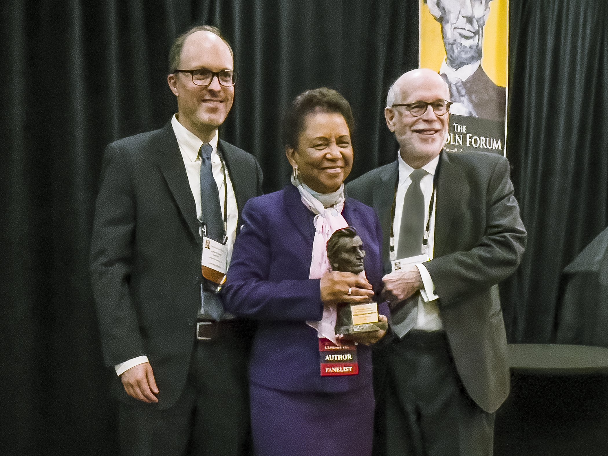 IMG_9208 Edna Award-Mask.jpg