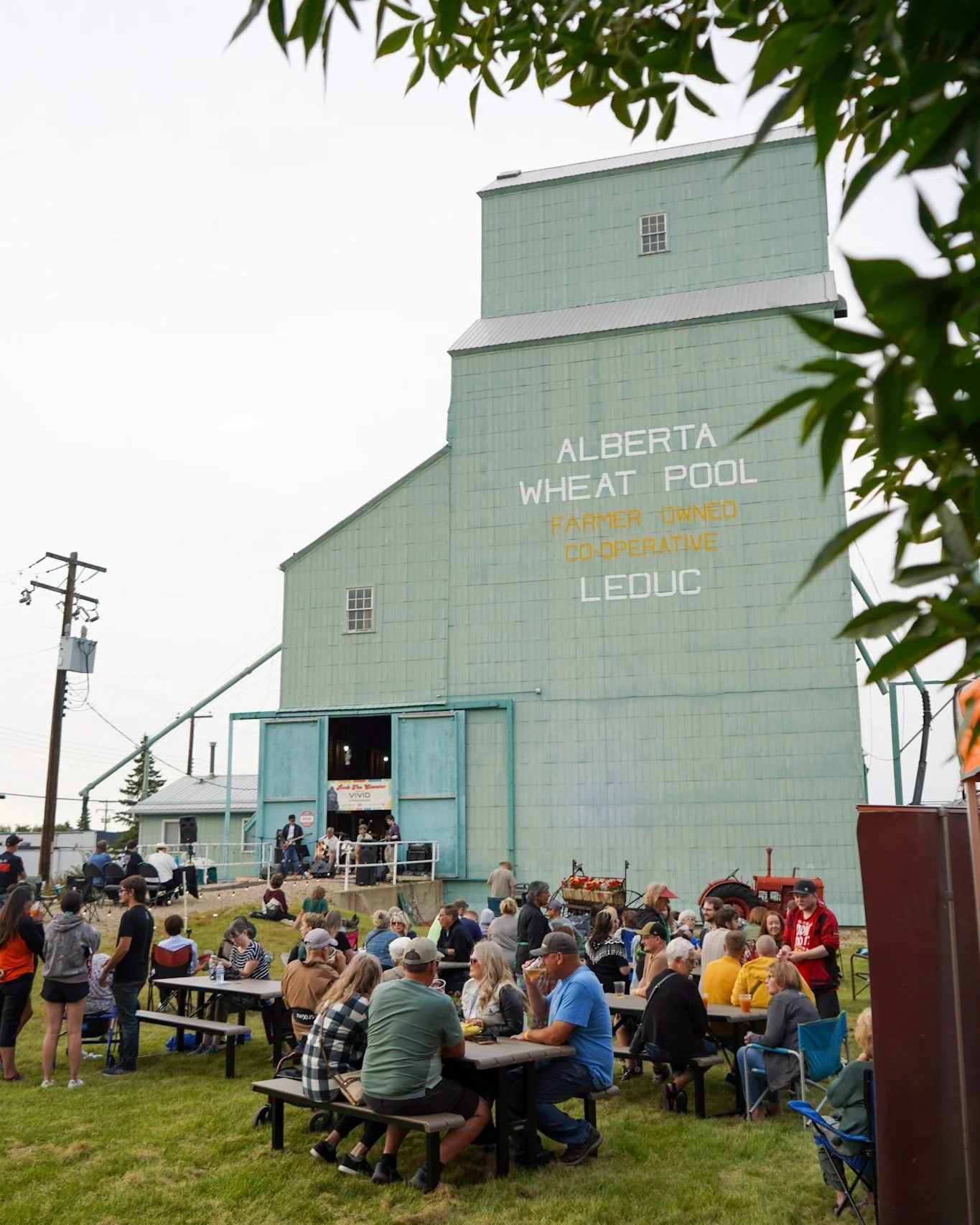 We were proud to sponsor the @leducelevator's Rock the Elevator on the weekend! More nights like these are exactly what we hope to bring more of ✨
Amazing job to everyone who made this event happen and to the community for showing up to support local
