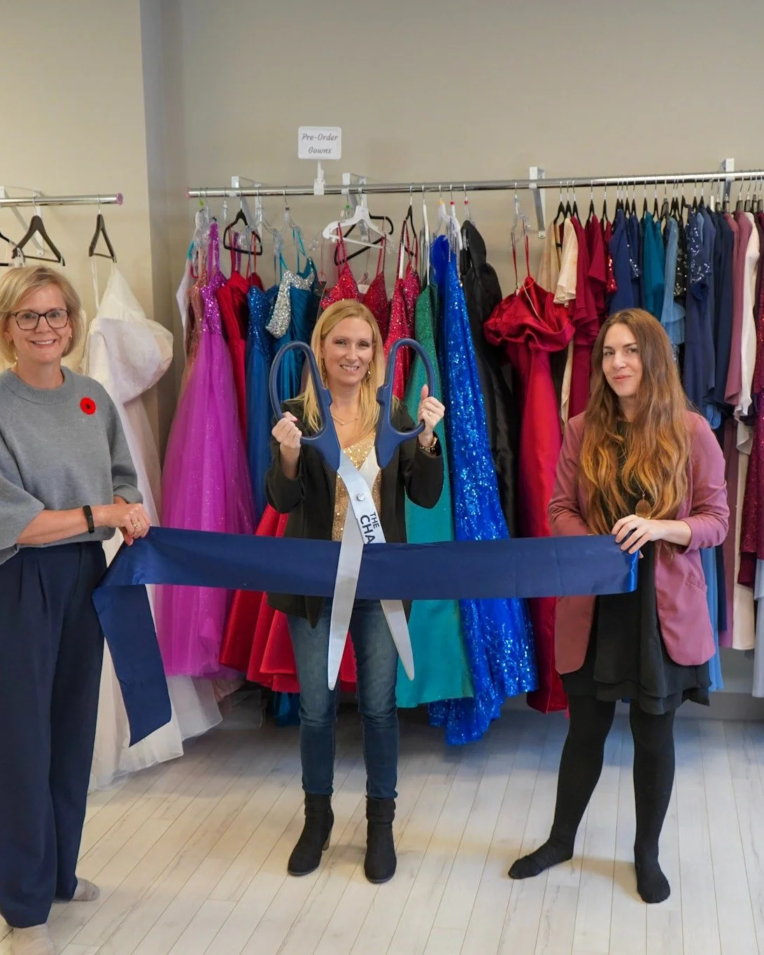 This week we celebrated @sapphire_bridal_yeg 1st Anniversary! Its been so inspiring watching owner, Christine succeed at pursuing her dreams. Shes already helped so many brides and bridal parties say yes to the dress. And with the momentum of her bus