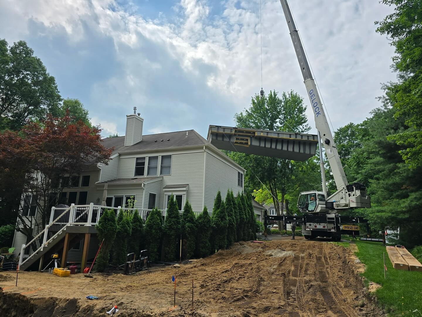 Up and over 🏠 

#poolinstallation #imaginepools #landscapedesign #pool