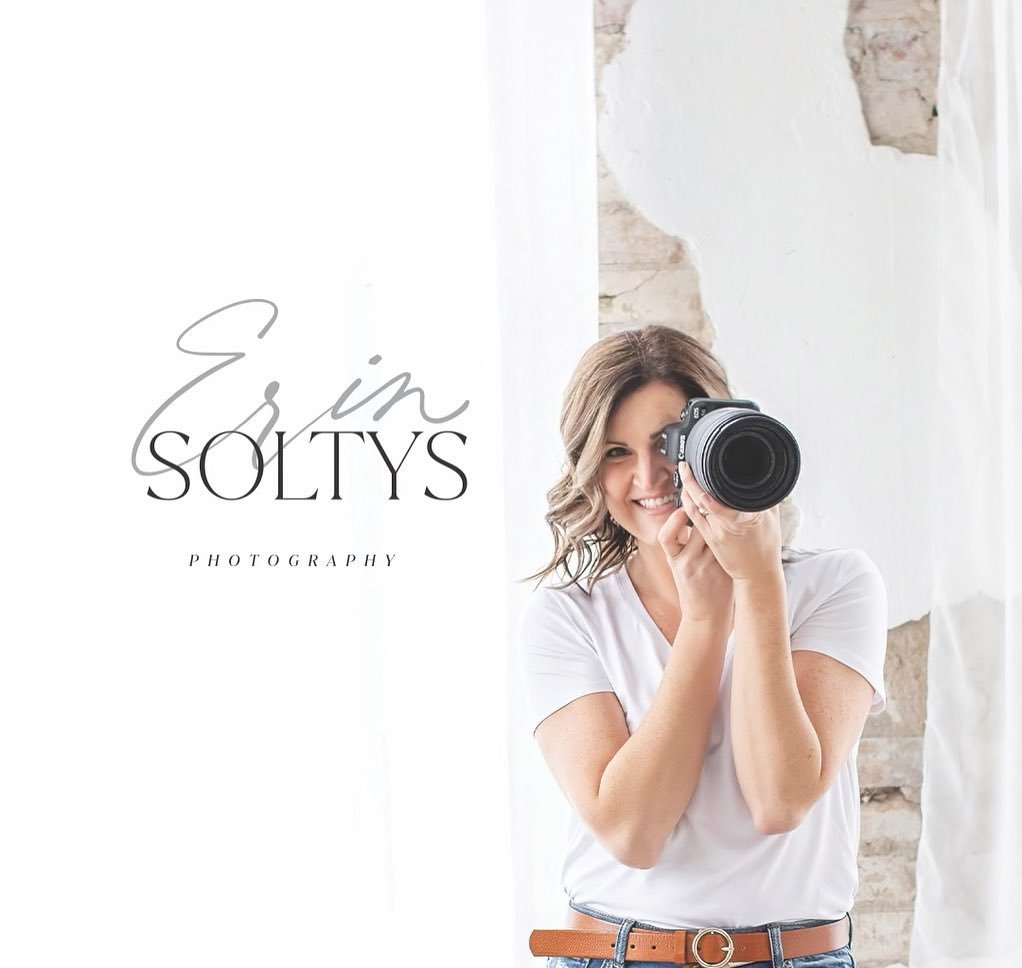 Introducing our latest logo design for Erin, a cherished client and mentee of Peach Media!  It's been a joy to mentor her and work hand in hand on this exciting project. Erin, a skilled photographer, not only captures moments but also embodying the s