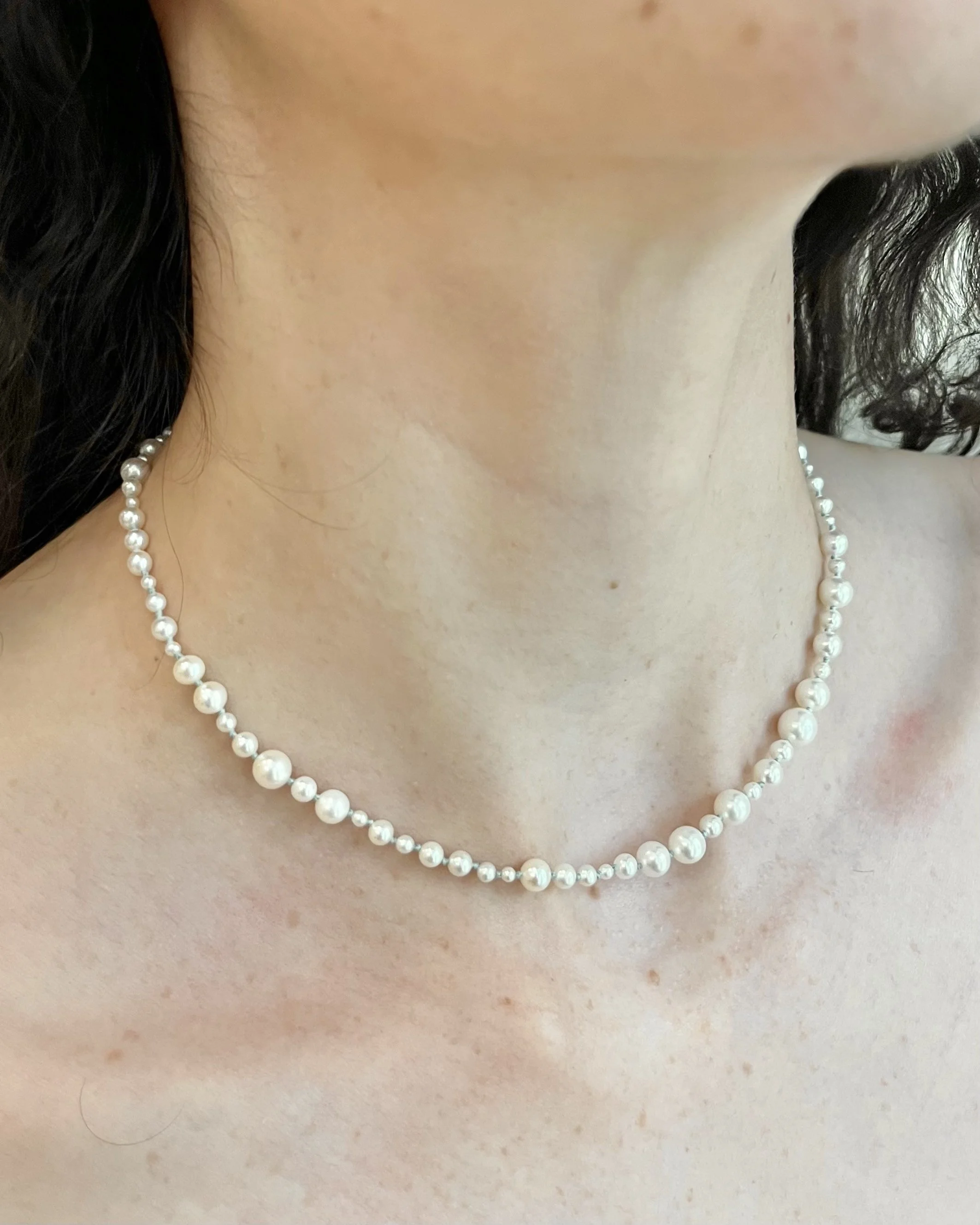 Whit Pearl Choker On.jpg