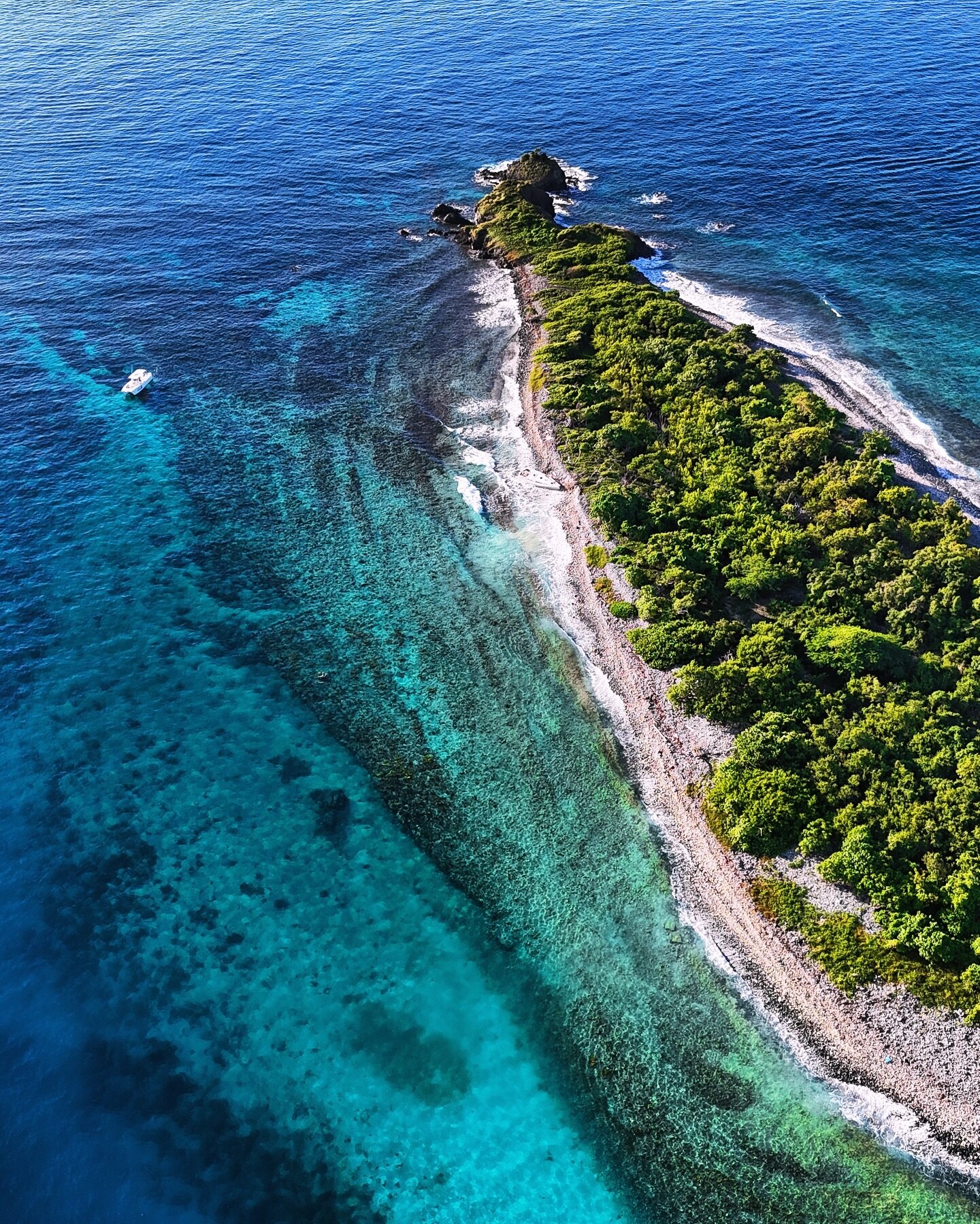 Doesn&rsquo;t get much better than this&hellip; IYKYK 🌊 😏 🏝️ 
&bull;
&bull;
&bull;
Come spend your day the Island Roots way! Book online at IslandRootsCharters.com or call/text (340) 643.5000 🧡