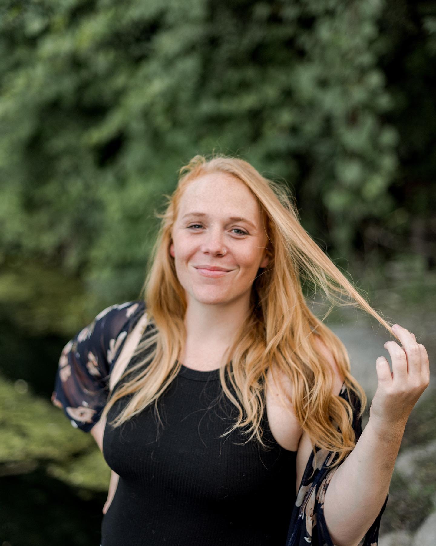 HCC X KATE WARREN PHOTOGRAPHY🔥 &gt;&gt; Fresh HEADSHOTS and a day to update/upgrade your brand. 

Your business deserves a glow-up this spring and we invite you to join us MAY 20th for a full day curated to level up your personal brand. 

Perfect fo