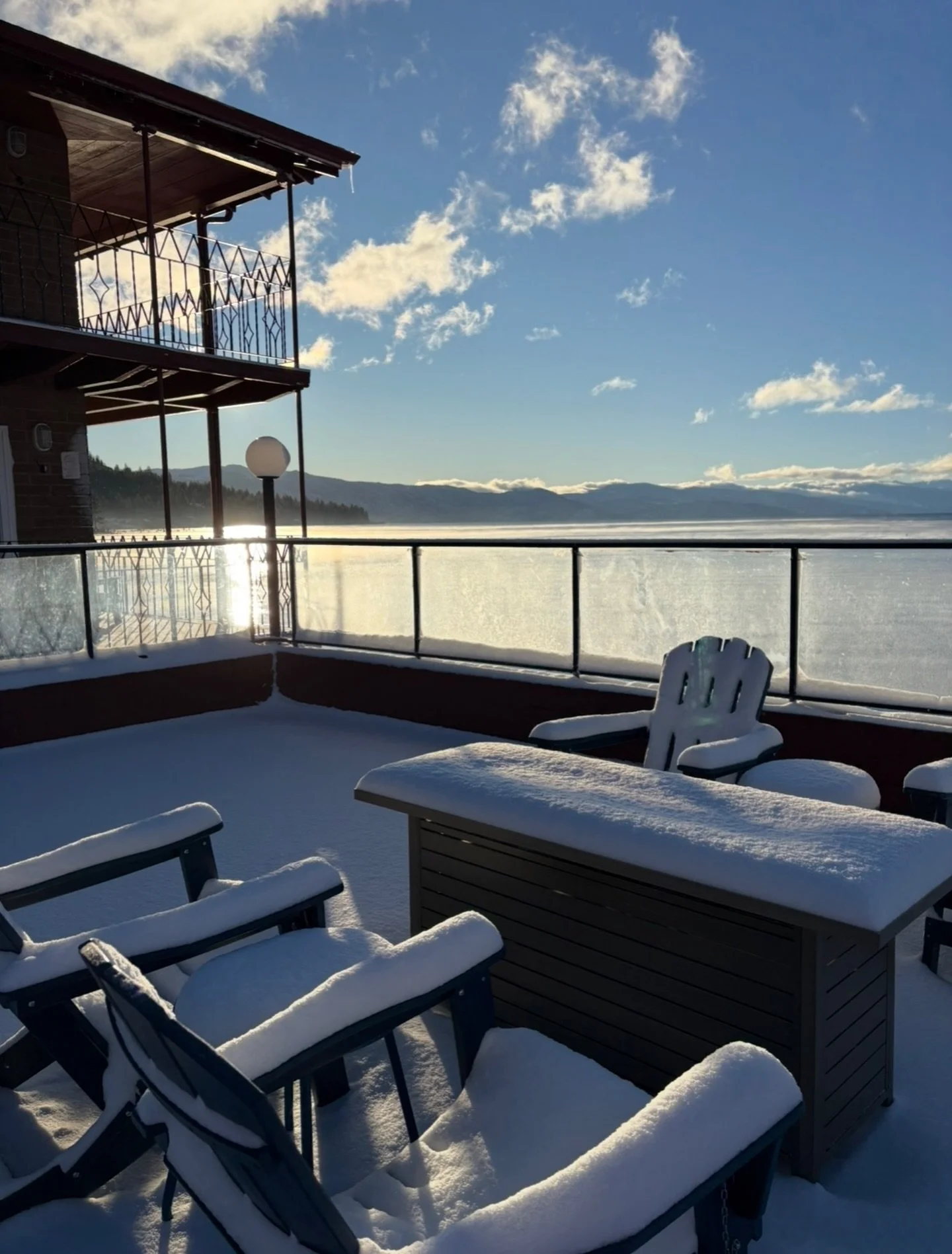 Winter has arrived - and we&rsquo;re ready for you ❄️
Book a lakefront stay at The Crown with our Lakefront Sale: all lakefront rooms just $199/night.
Available for stays through April 30.
Winter by the lake hits different.

#tahoe #tahoewinter #king