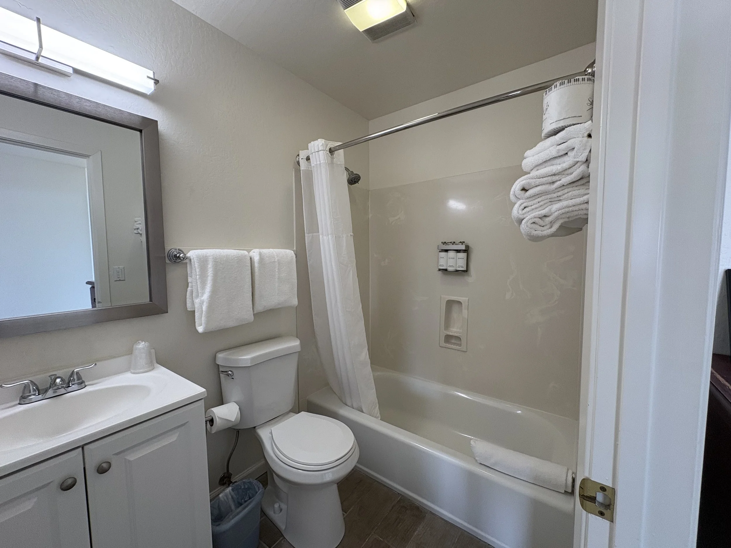 Premium King bath.jpg