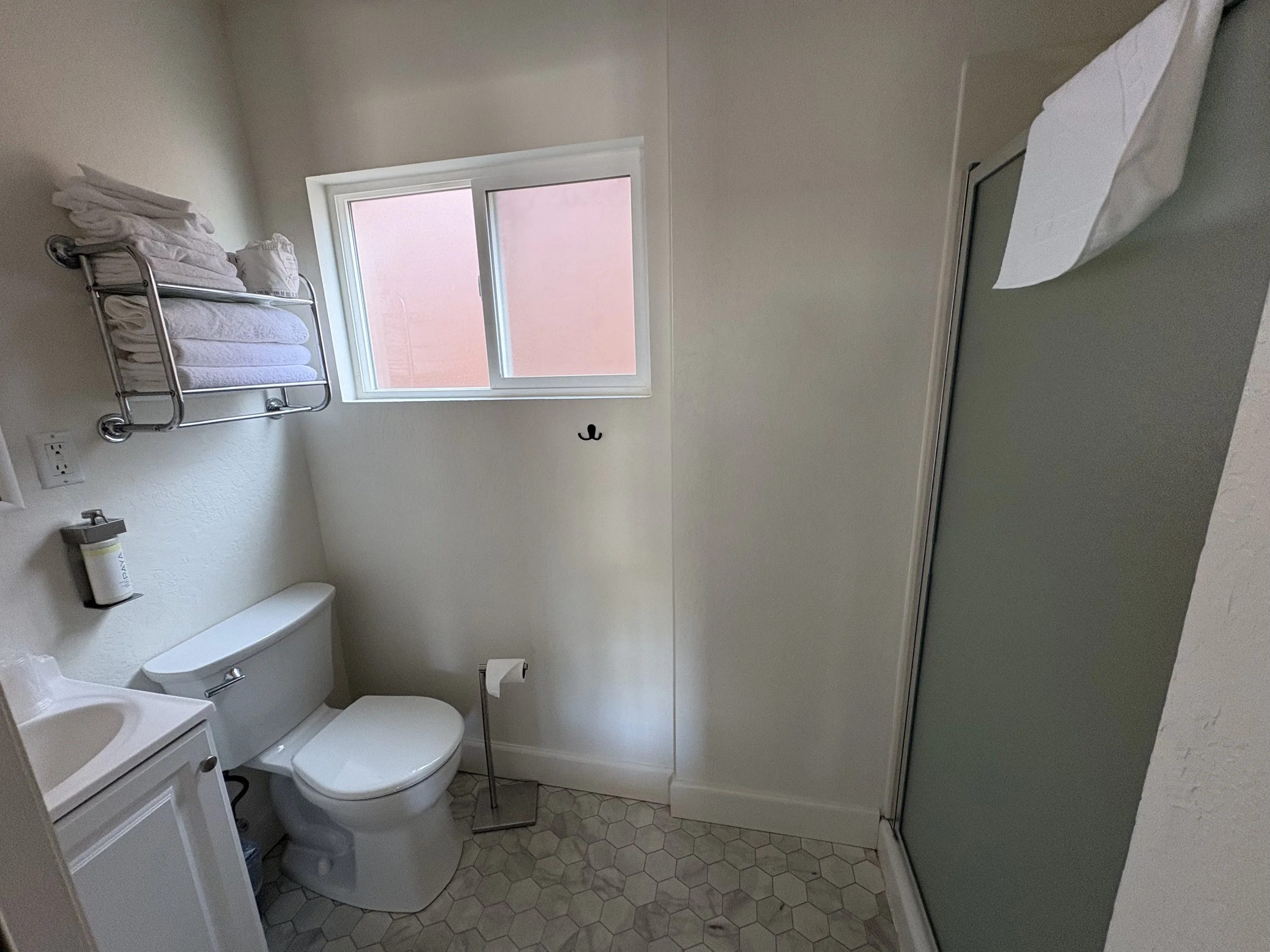 Standard Queen Bathroom.jpg