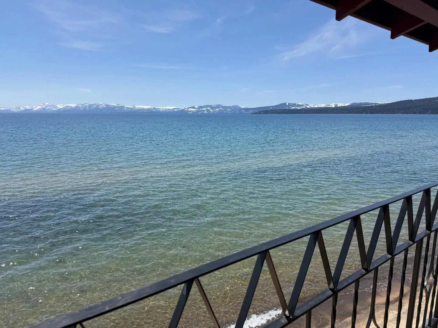 This view never disappoints ✨
Imagine waking up to Lake Tahoe right outside your balcony when you stay in one of our lakefront rooms here at The Crown💙
And for the easiest arrival yet, add on our &ldquo;Arrive &amp; Unwind&rdquo; package - your room