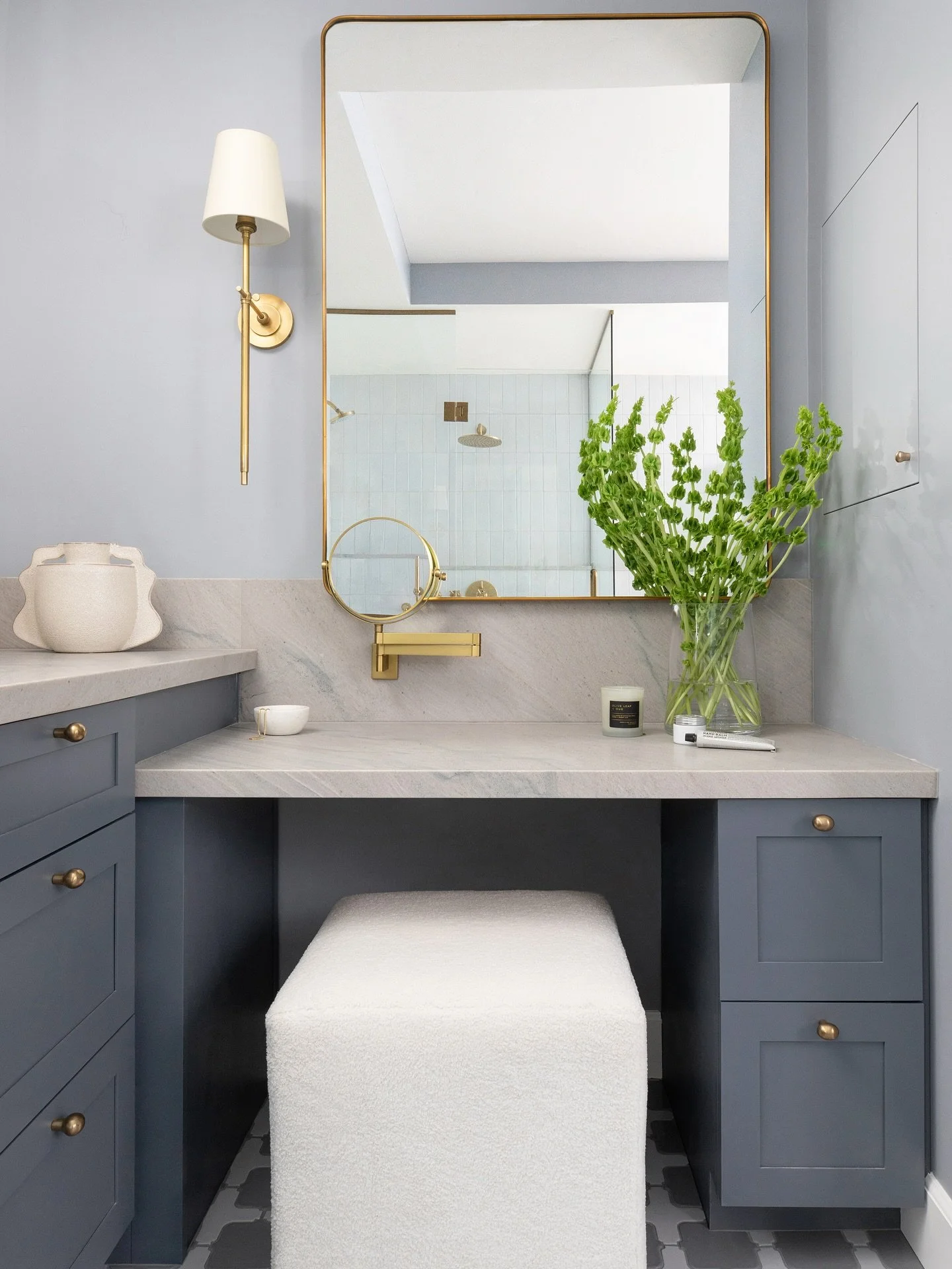 b e f o r e +  a f t e r ⬔

The finished space always steals the spotlight, but its story began long before the reveal. Every transformation takes shape through reimagining what once was.
.
.
.
.
.
#studiohenree #bathroomremodel #vanitymakeover #bath